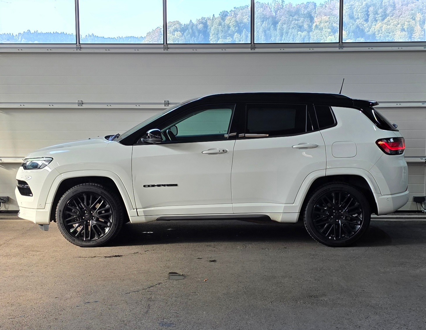 JEEP Compass 1.3 T PHEV Limited AWD *360°Kamera*CarPlay/AndroidAuto*Sitzkühlung&Heizung*Lenkradheizung*-image-1