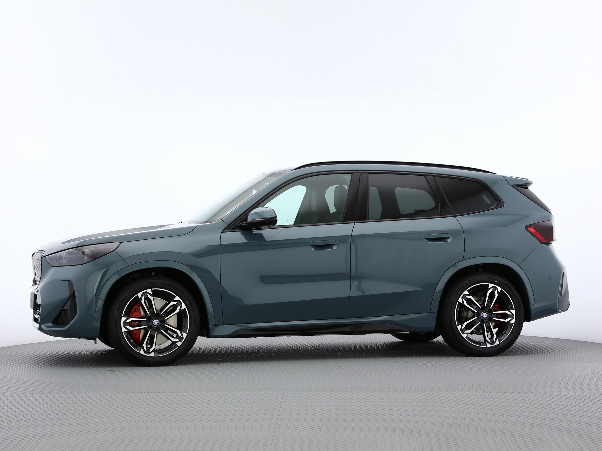 BMW iX1 U11 30 xDrive-image-9
