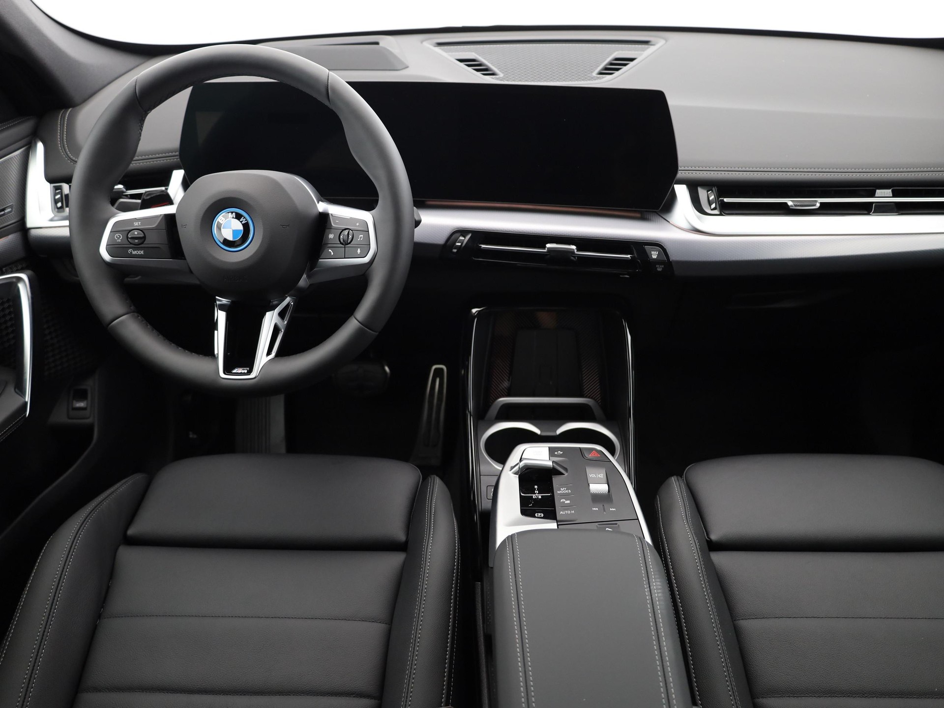 BMW iX1 U11 30 xDrive-image-5