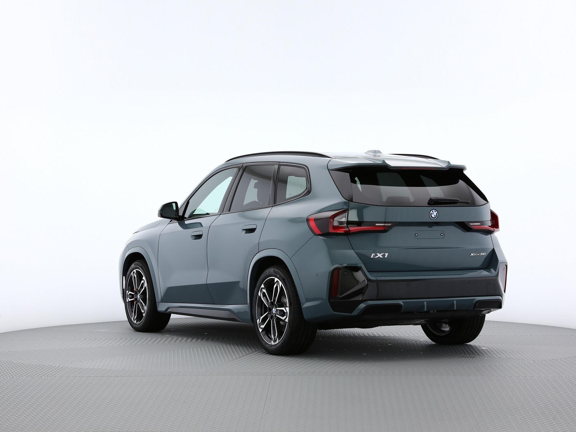 BMW iX1 U11 30 xDrive-image-13