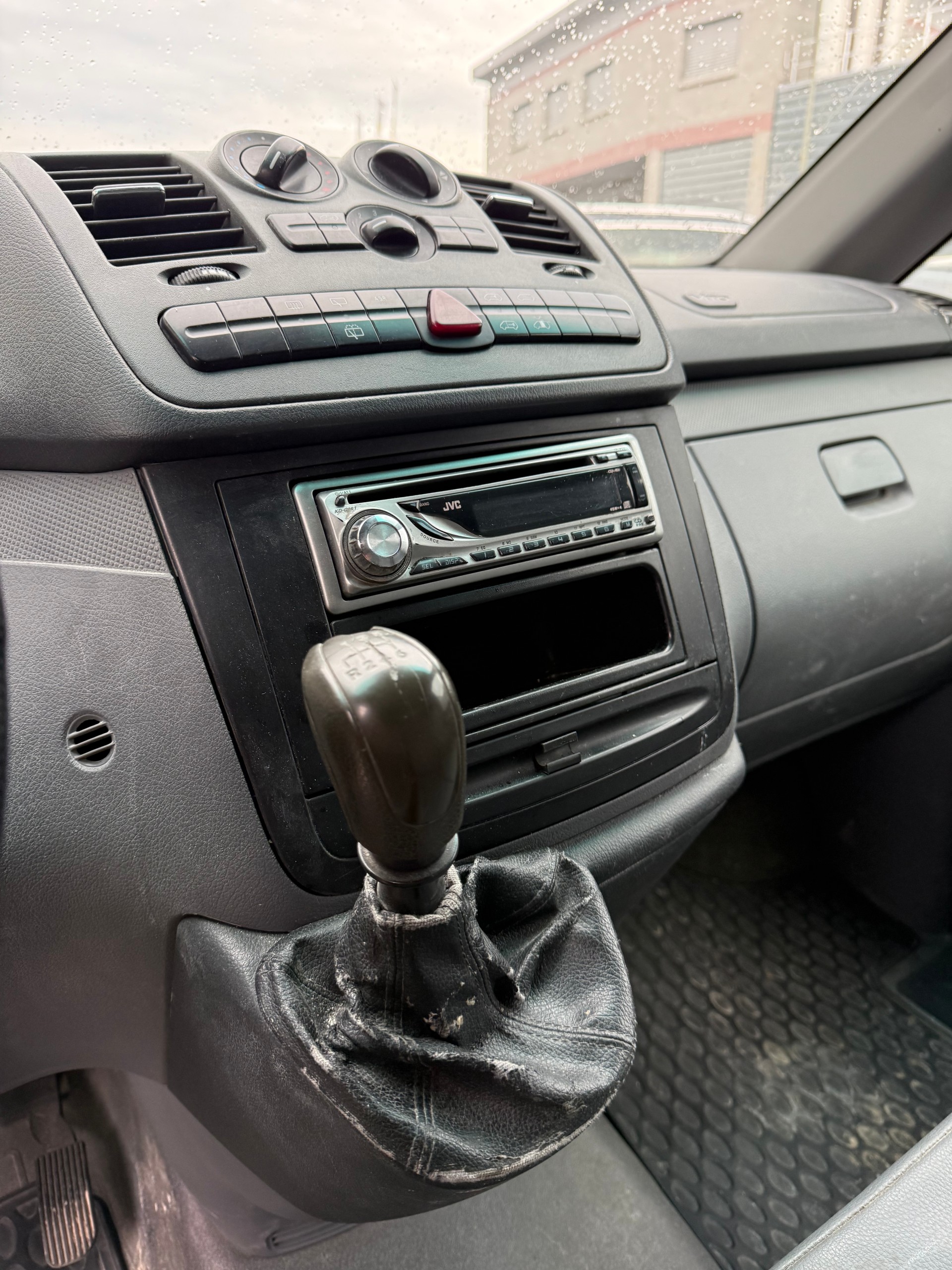 MERCEDES-BENZ Vito 111 CDI-image-8