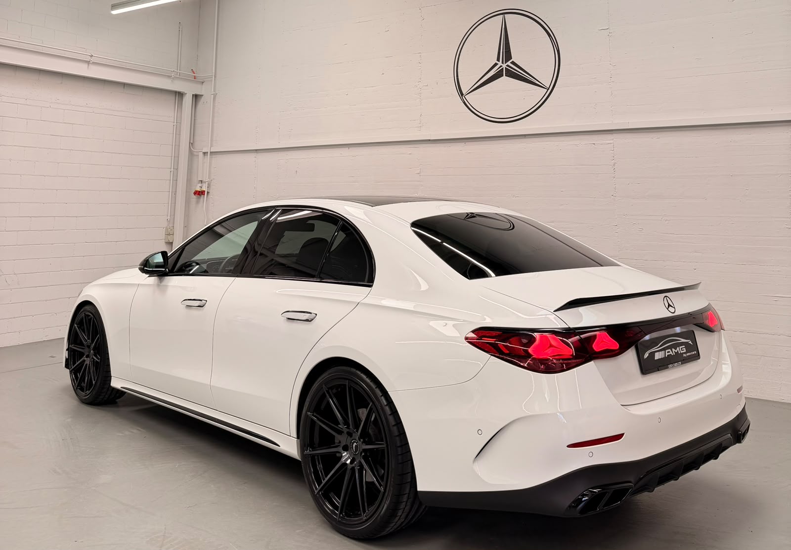MERCEDES-BENZ E 200 AMG Bodykit 9G-Tronic Limited White&Black Performance 5Jahre Werksgarantie& Gratisservice-image-5