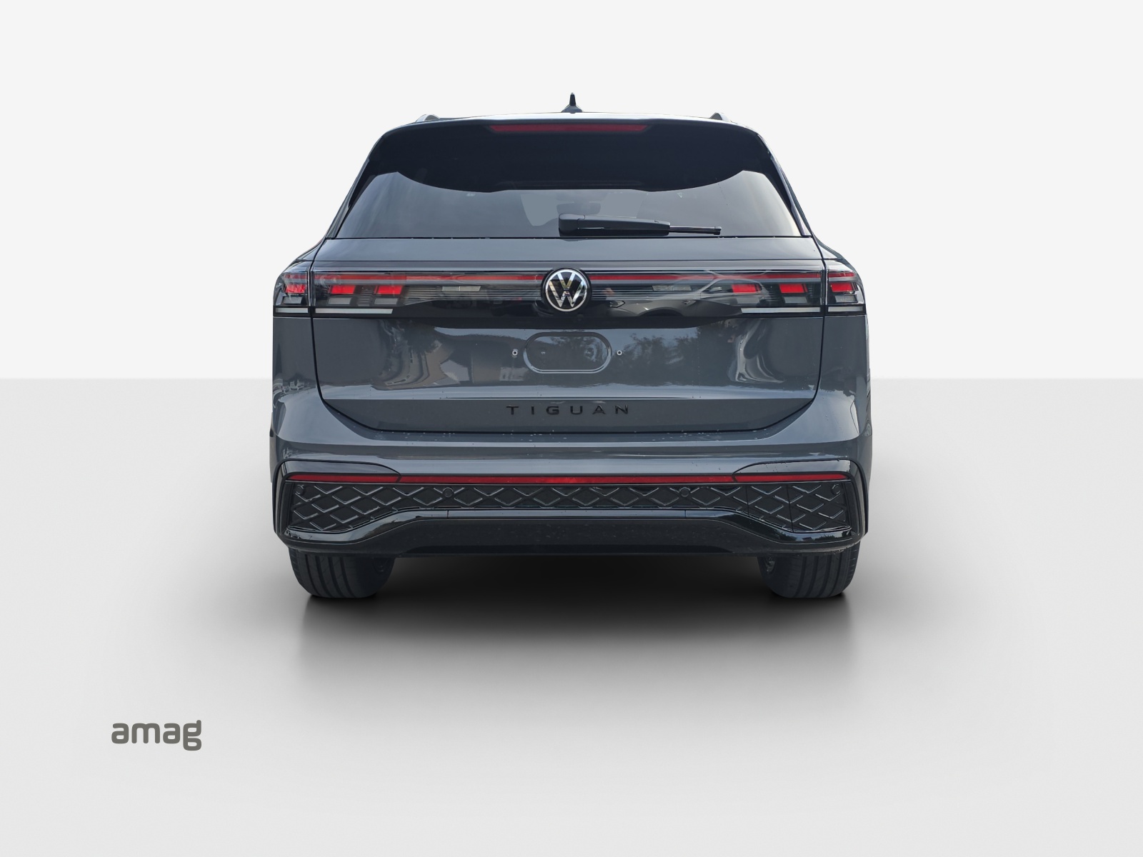 VW Tiguan 2.0 TSI DSG R-Line 4Motion-image-3