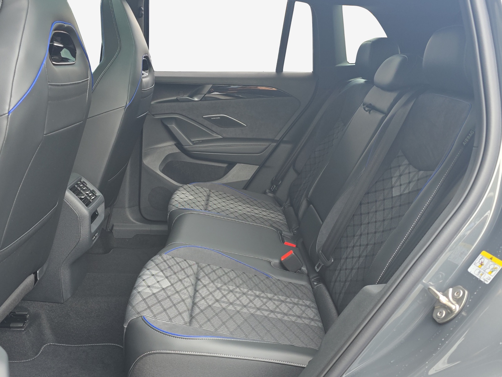 VW Tiguan 2.0 TSI DSG R-Line 4Motion-image-11