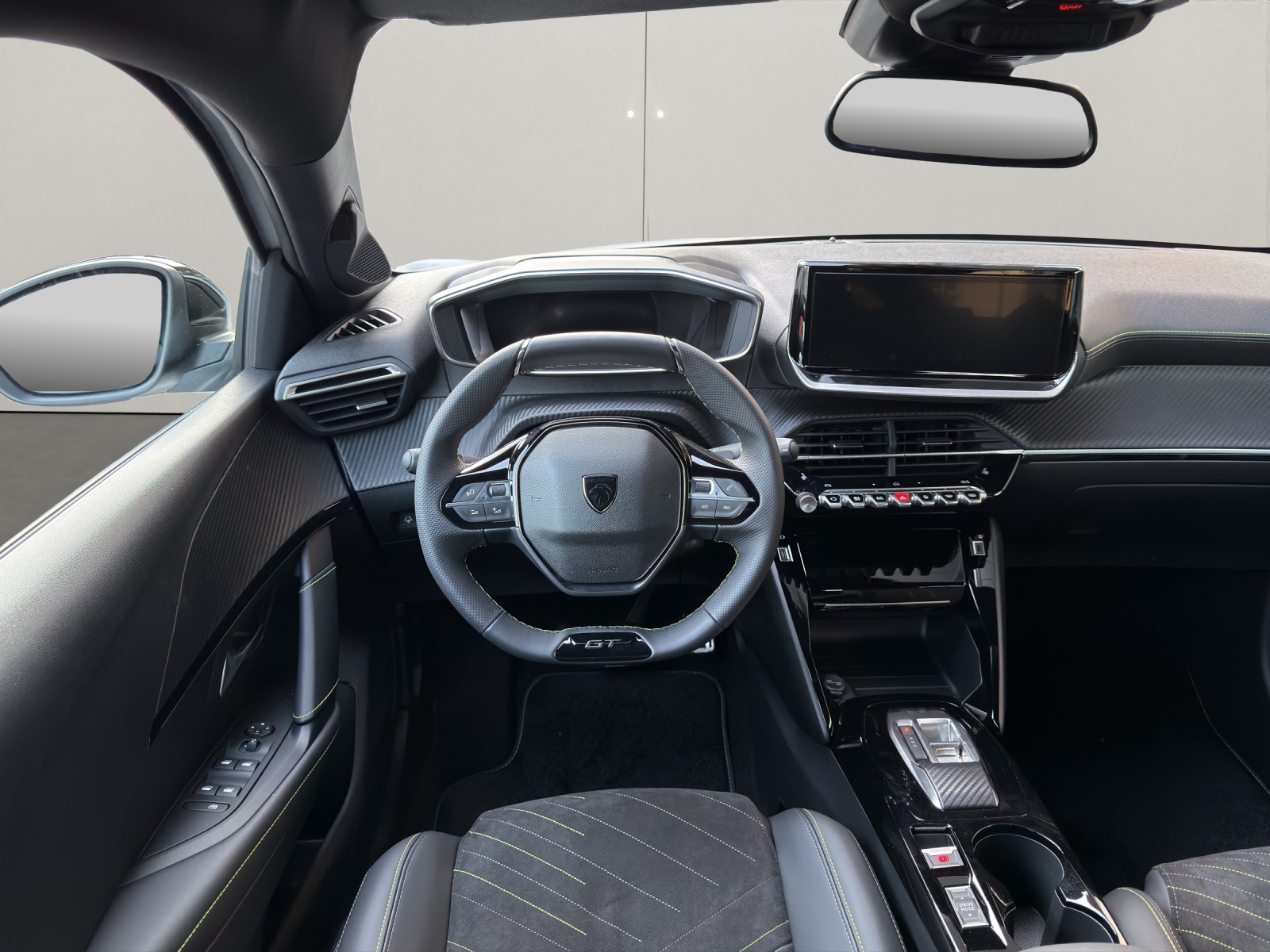 PEUGEOT 208 1.2 Hybrid 145 GT Exclusive-image-4