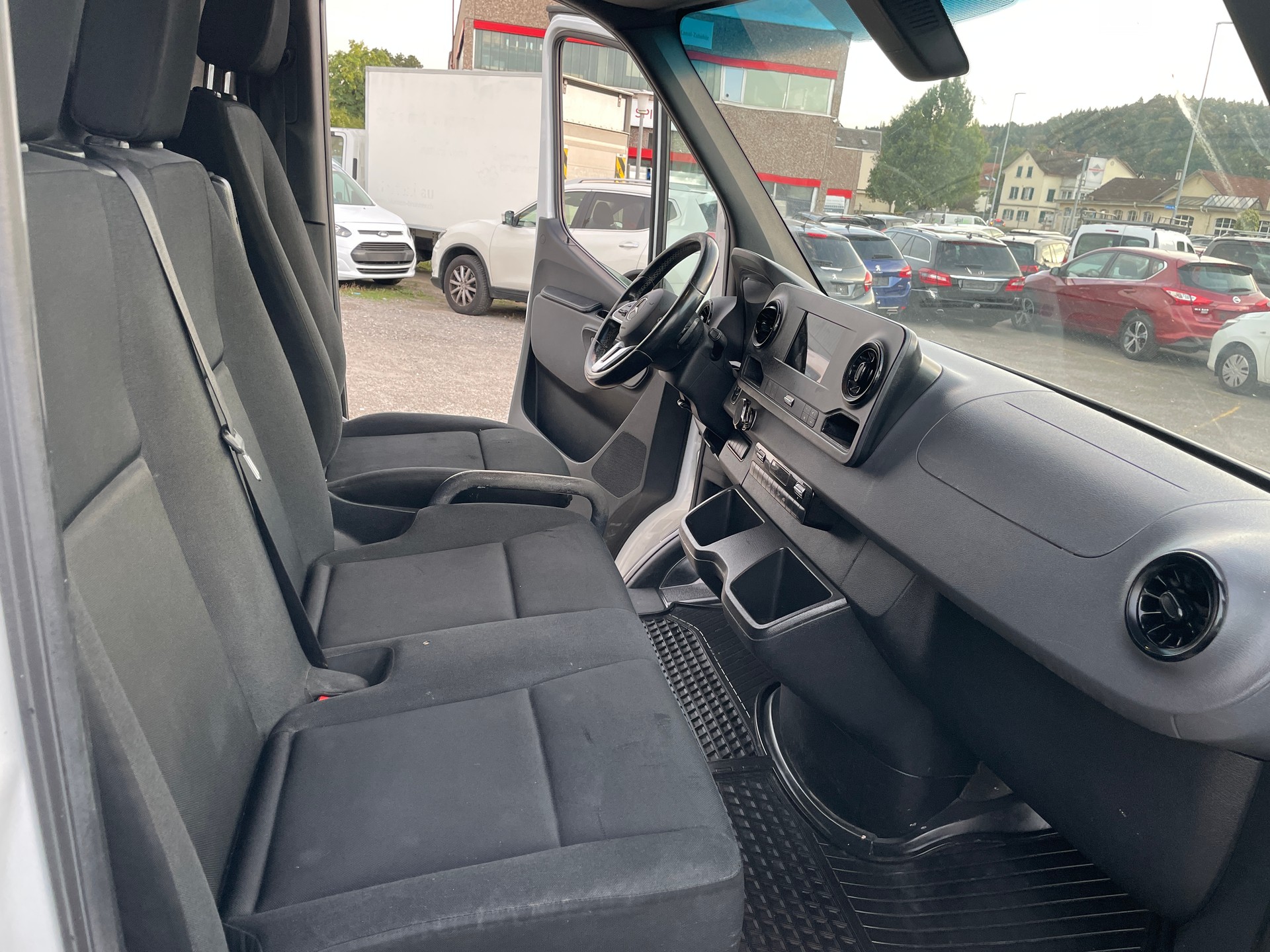 MERCEDES-BENZ Sprinter 314 CDI Standard 9G-TRONIC FWD-image-11
