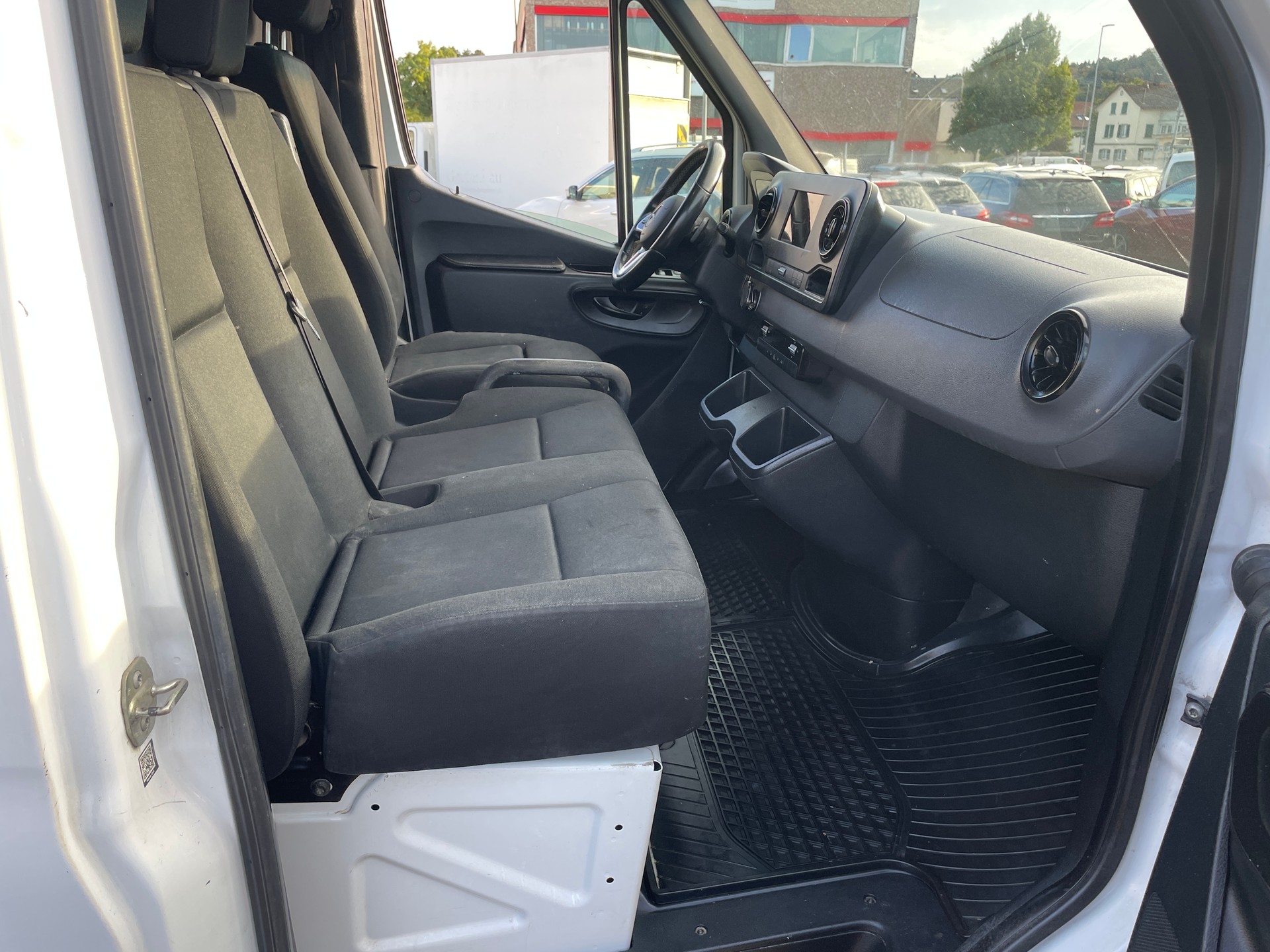 MERCEDES-BENZ Sprinter 314 CDI Standard 9G-TRONIC FWD-image-10