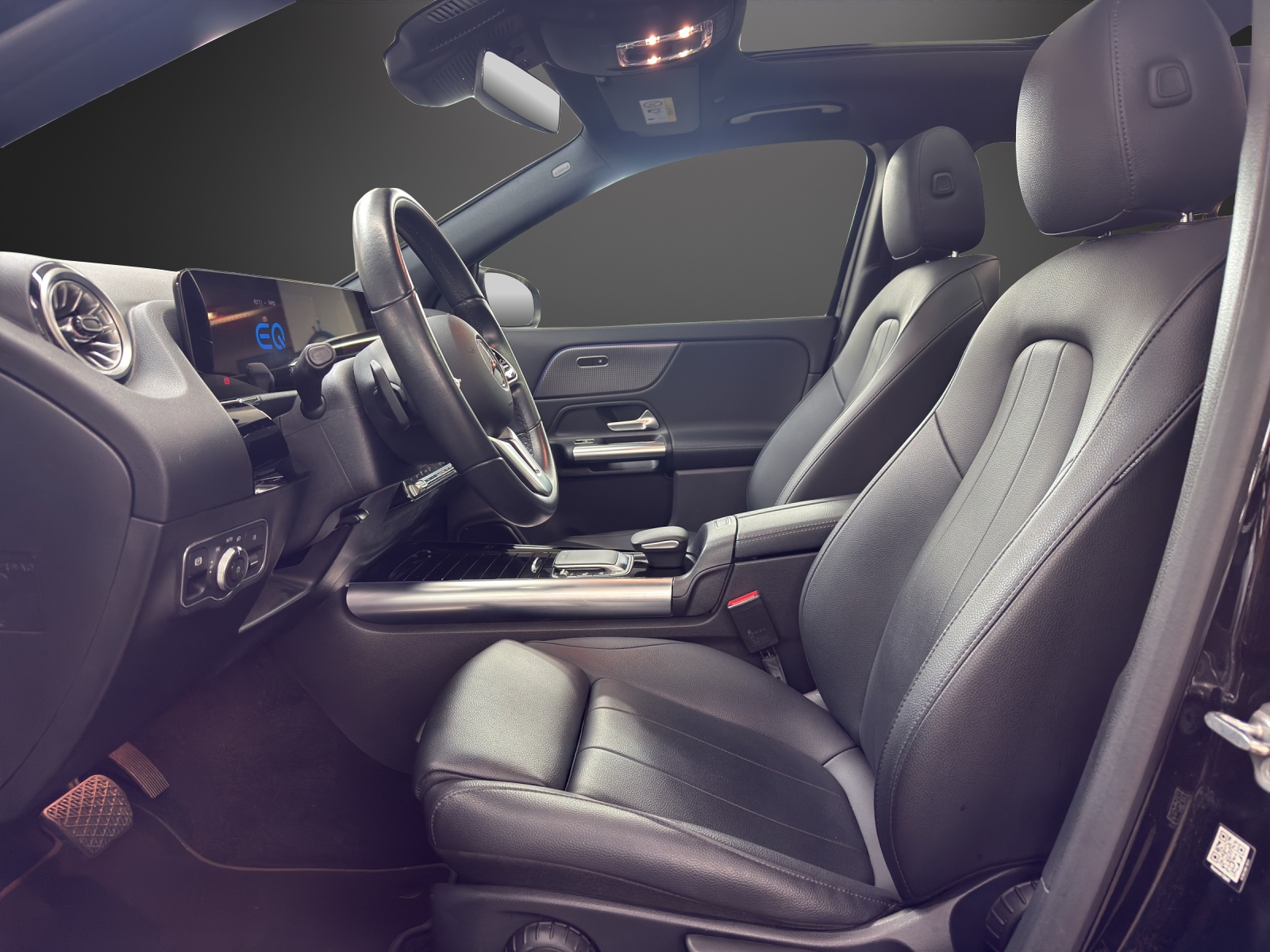 MERCEDES-BENZ EQA 300 4Matic-image-9