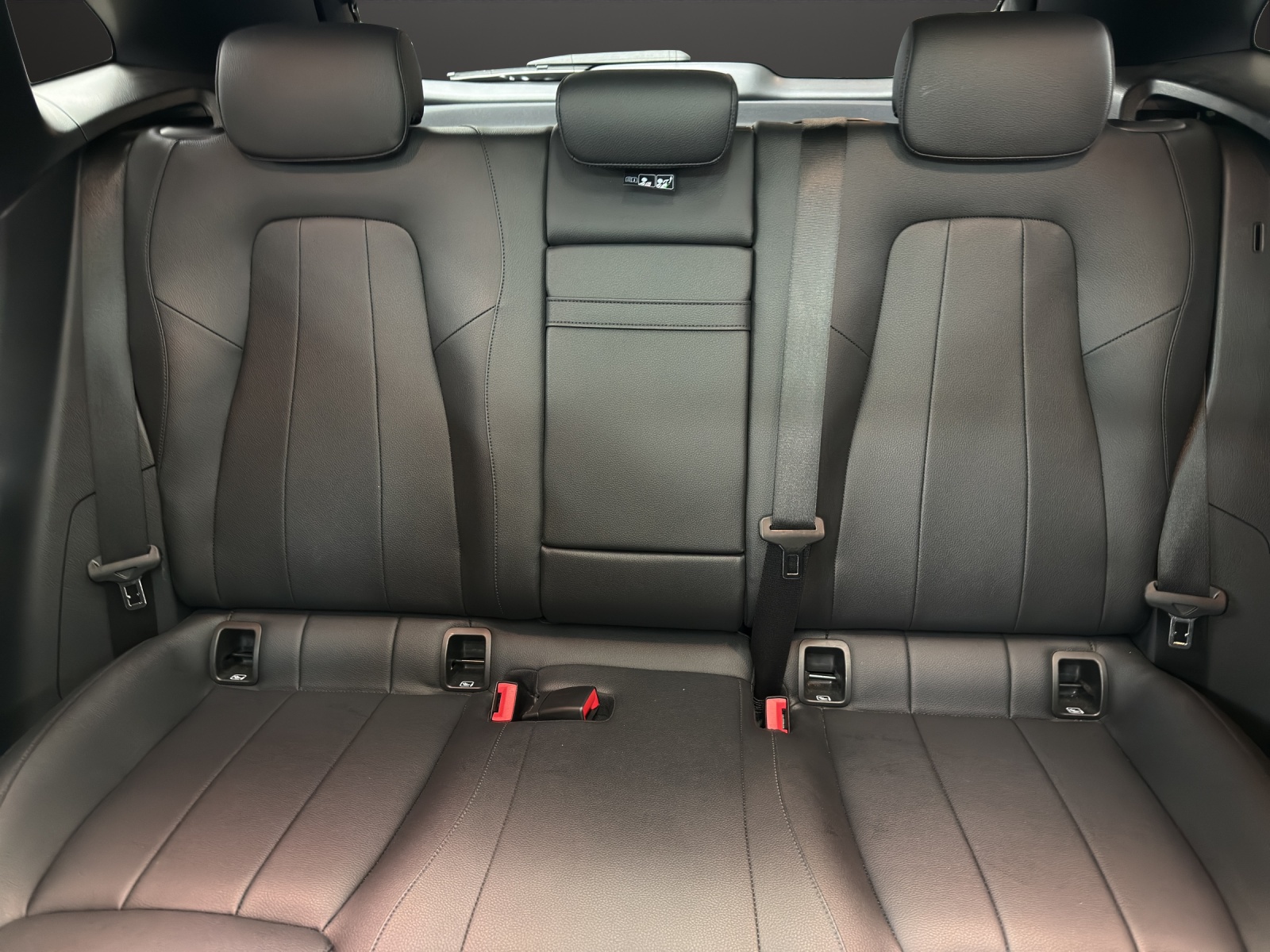 MERCEDES-BENZ EQA 300 4Matic-image-14