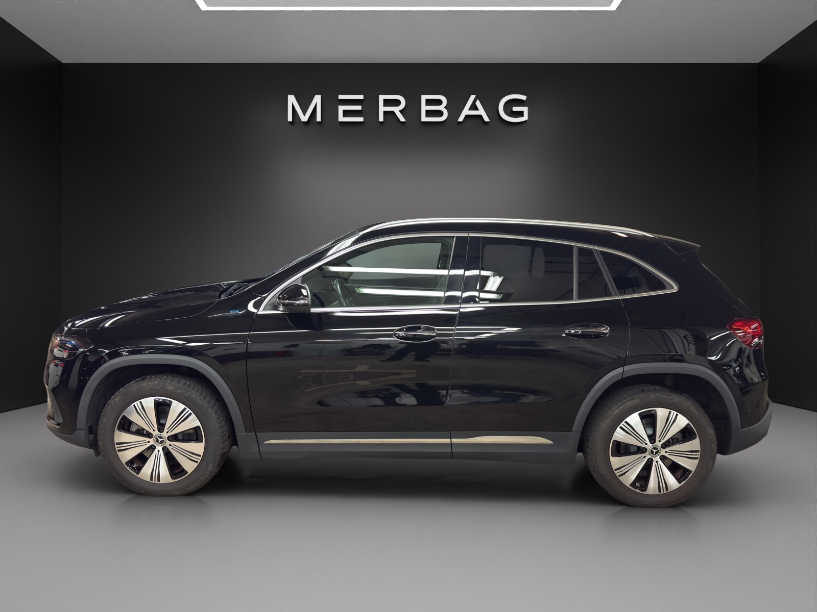 MERCEDES-BENZ EQA 300 4Matic-image-1