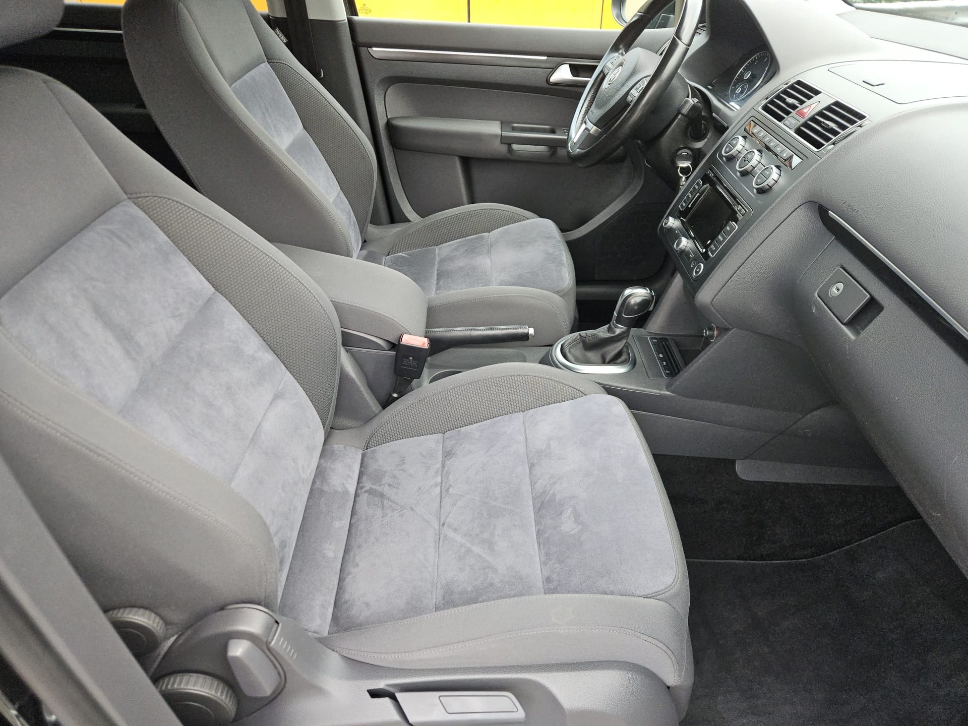 VW Touran 2.0 TDI Highline DSG-image-6