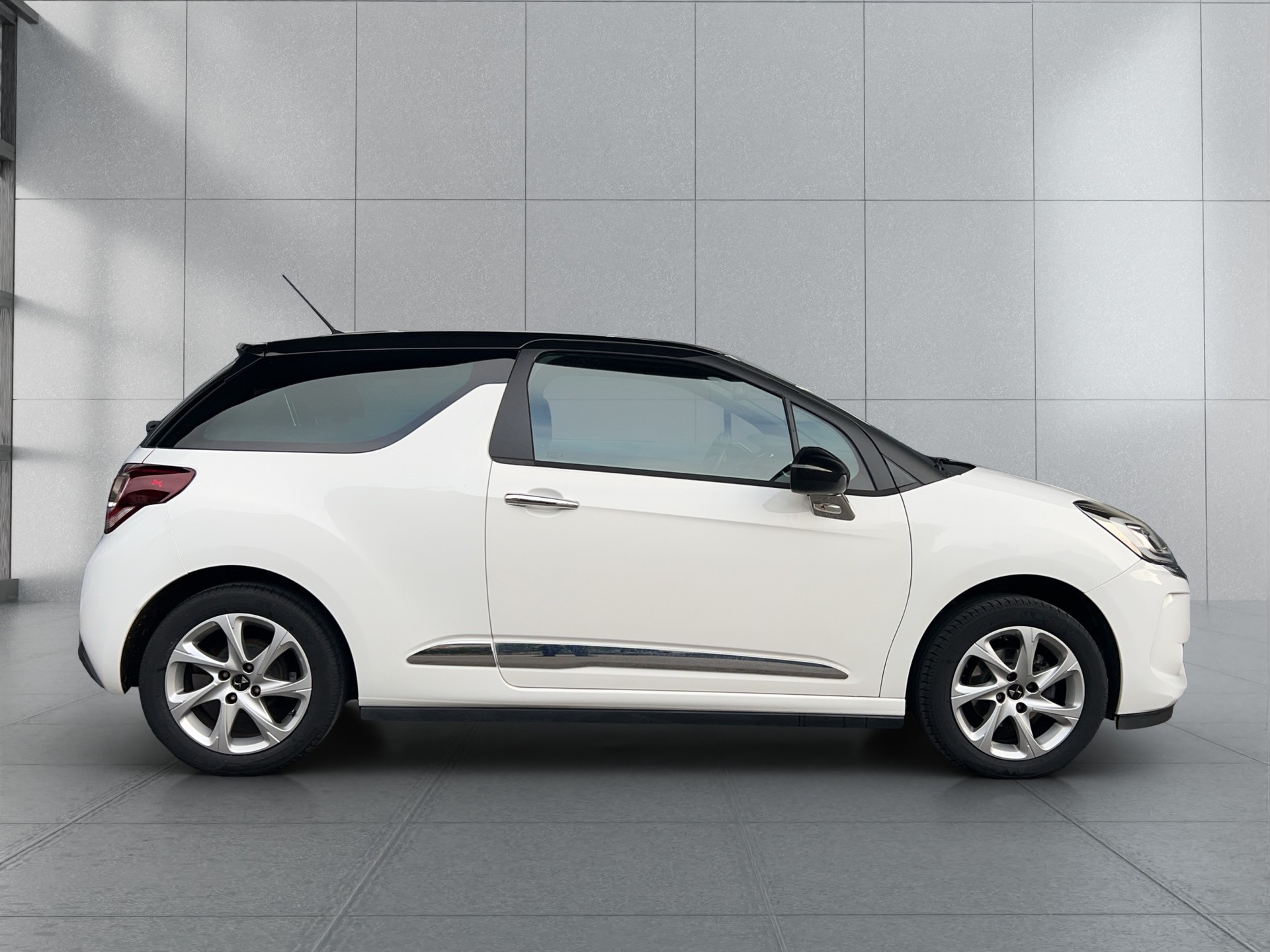 DS AUTOMOBILES DS 3 1.2 PureTech SO Chic-image-5