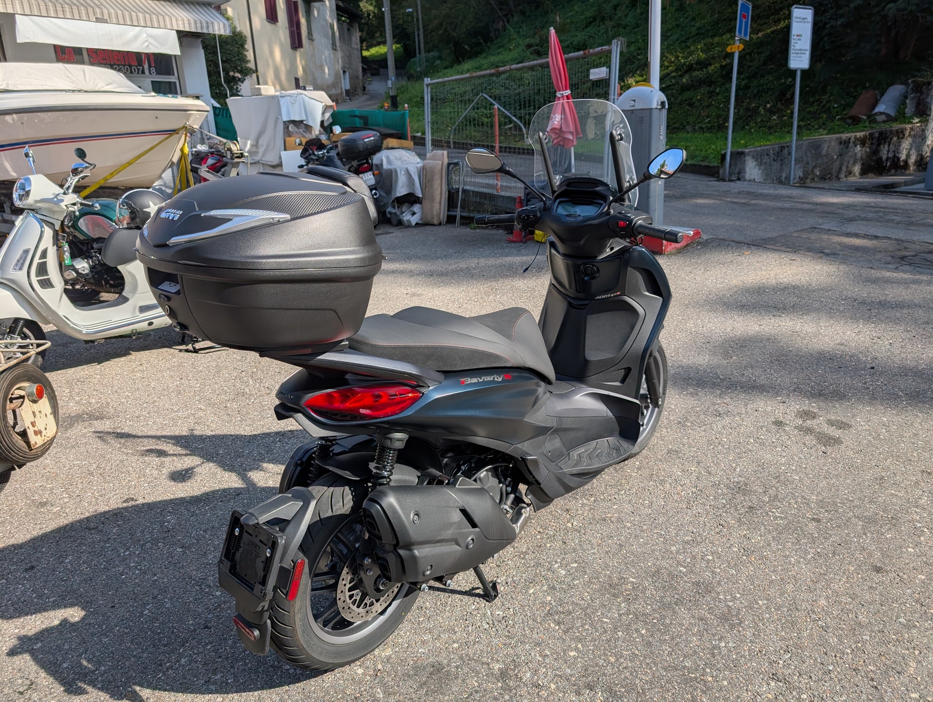 PIAGGIO Beverly 400 Sport-showroom-element-1