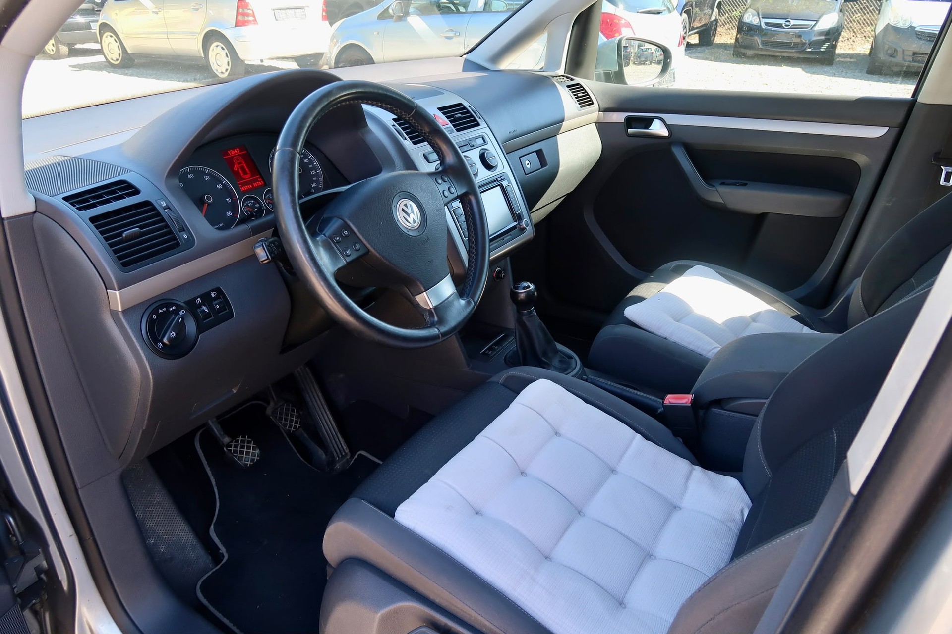 VW Touran 1.4 TSI Trendline-image-5