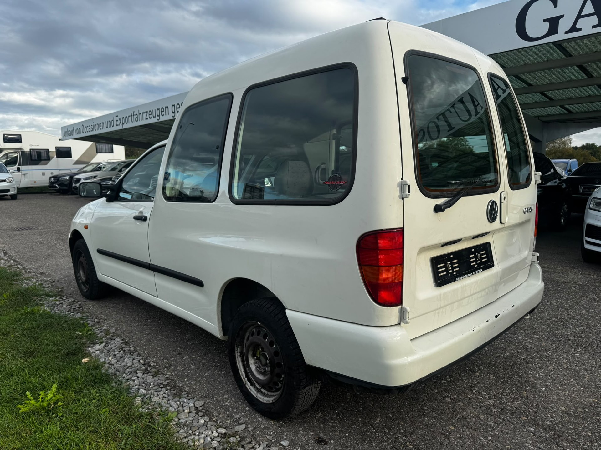 VW Caddy 1.4-image-6