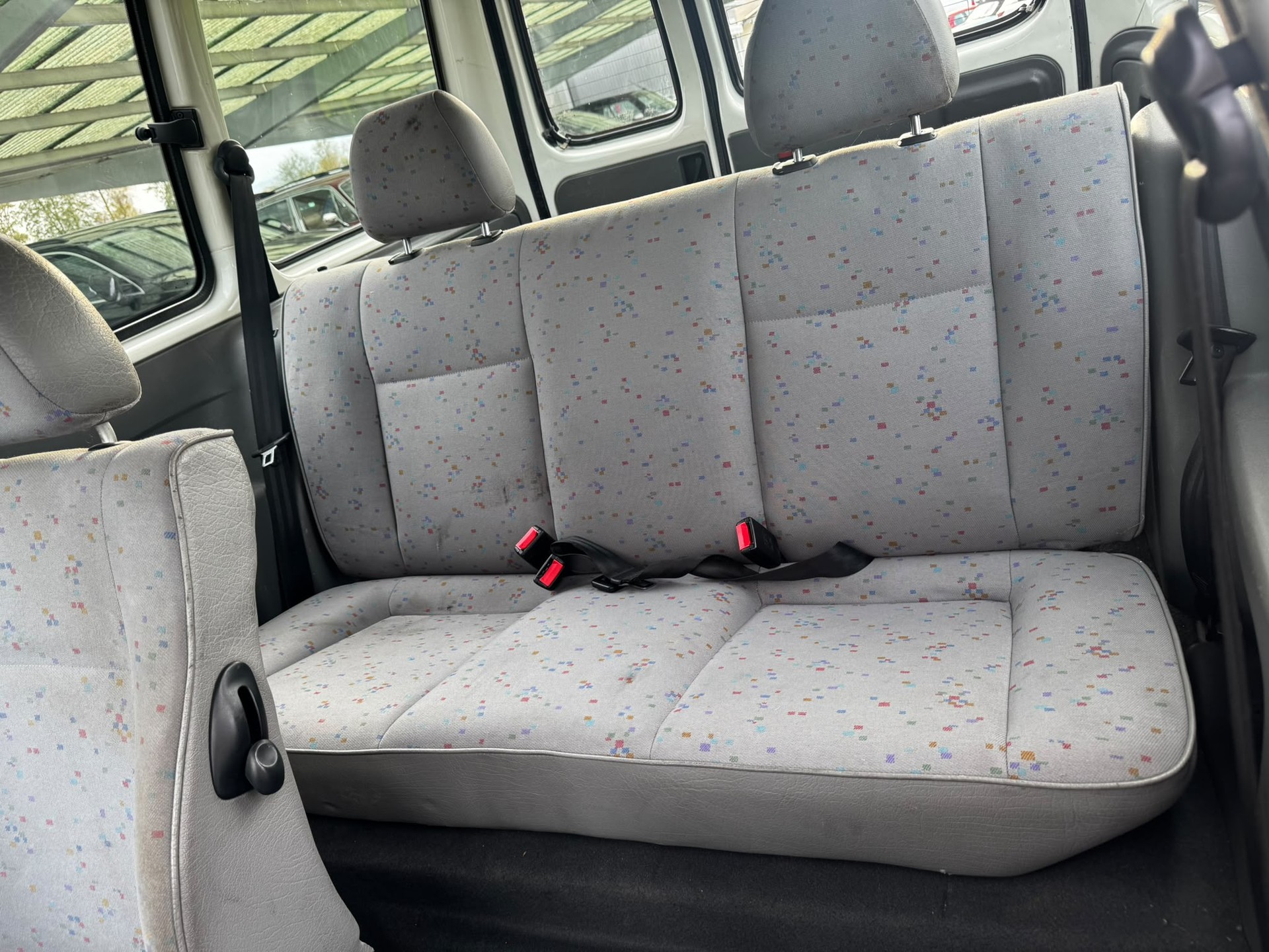 VW Caddy 1.4-image-10