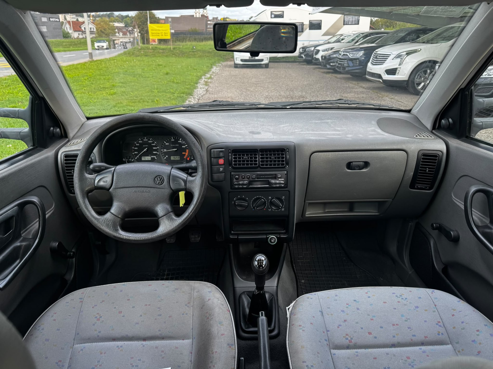 VW Caddy 1.4-image-8