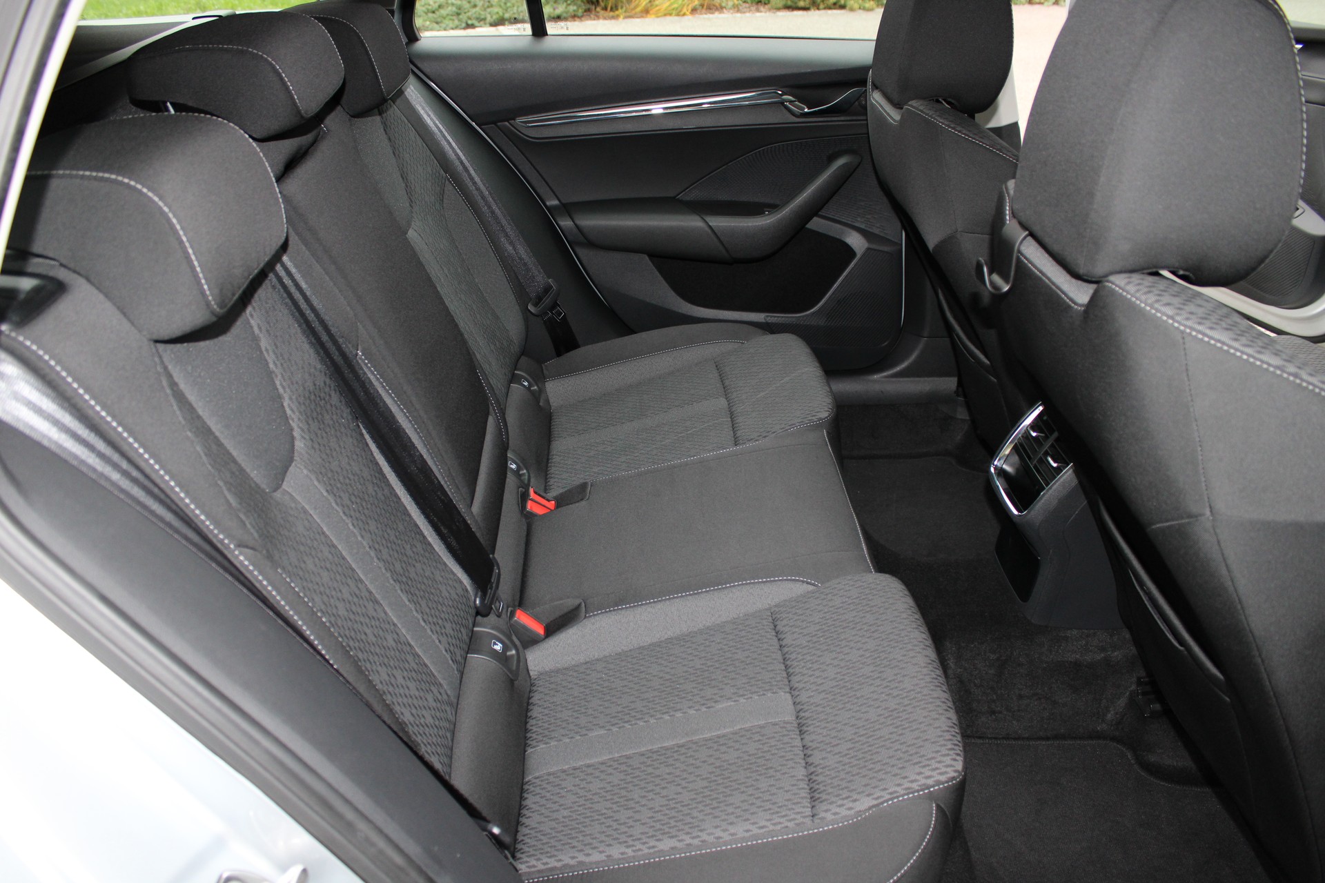 SKODA Octavia Combi 1.5 TSI ACT EVO Style-image-9