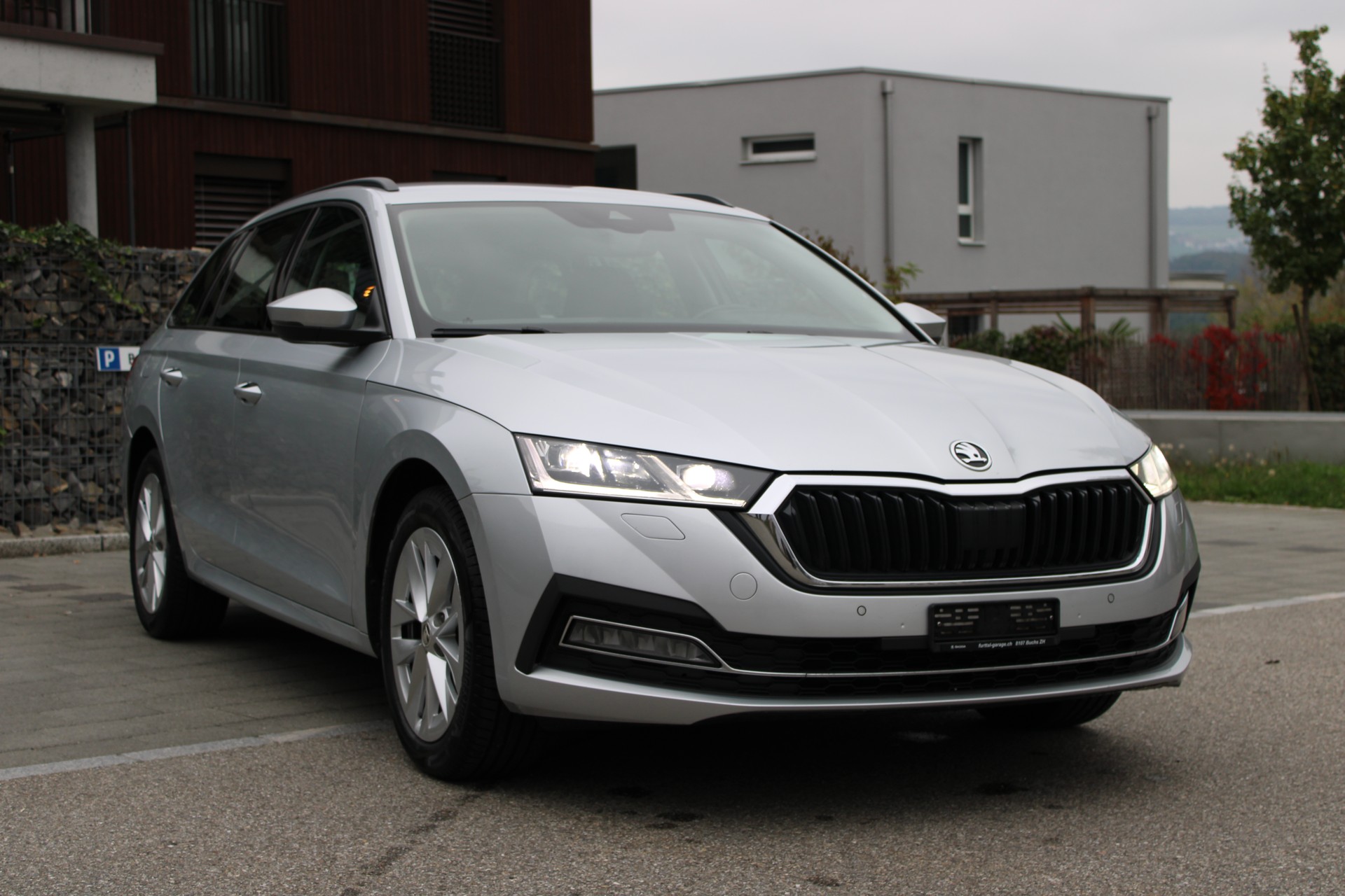 SKODA Octavia Combi 1.5 TSI ACT EVO Style-image-1