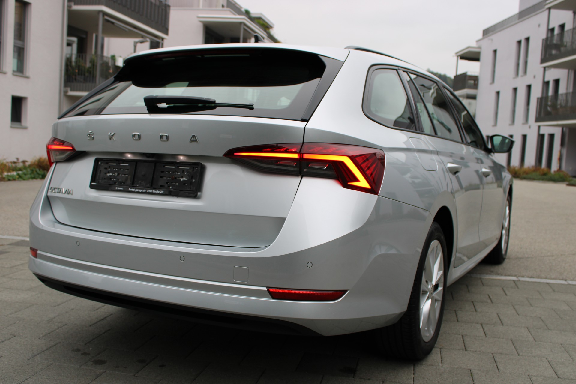 SKODA Octavia Combi 1.5 TSI ACT EVO Style-image-3