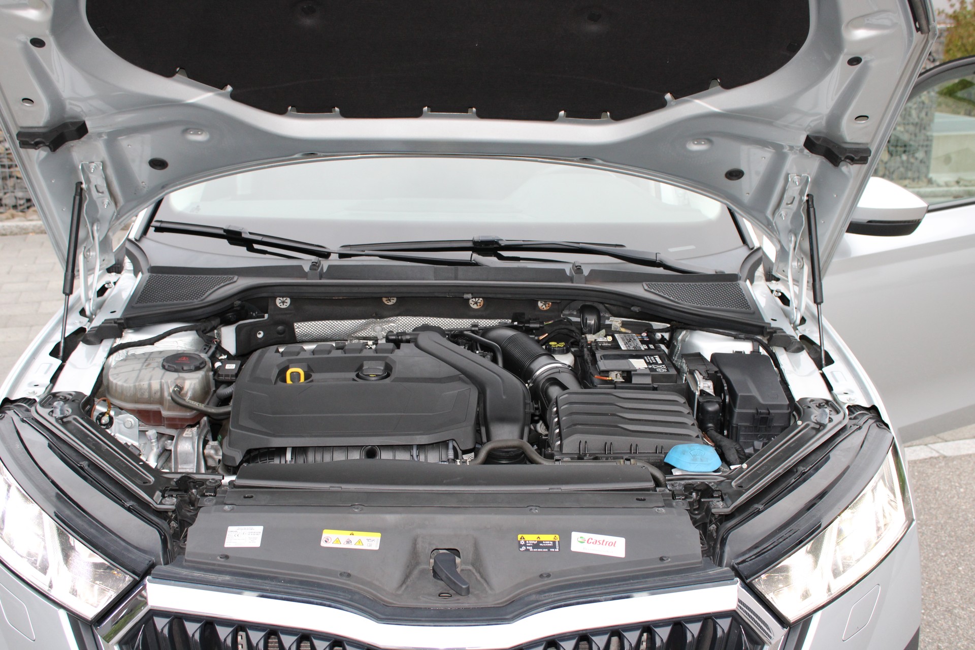 SKODA Octavia Combi 1.5 TSI ACT EVO Style-image-15