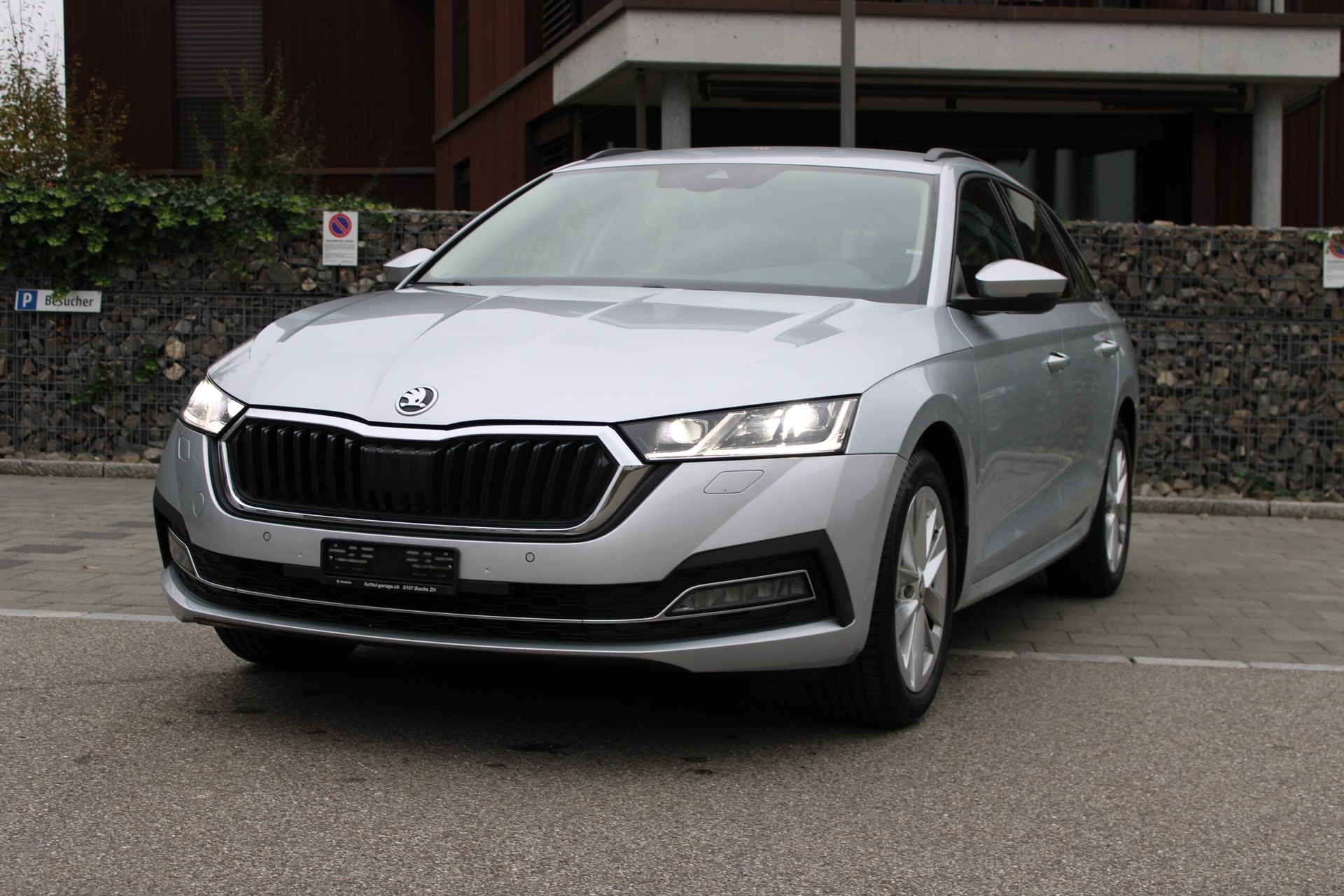 SKODA Octavia Combi 1.5 TSI ACT EVO Style-image-0