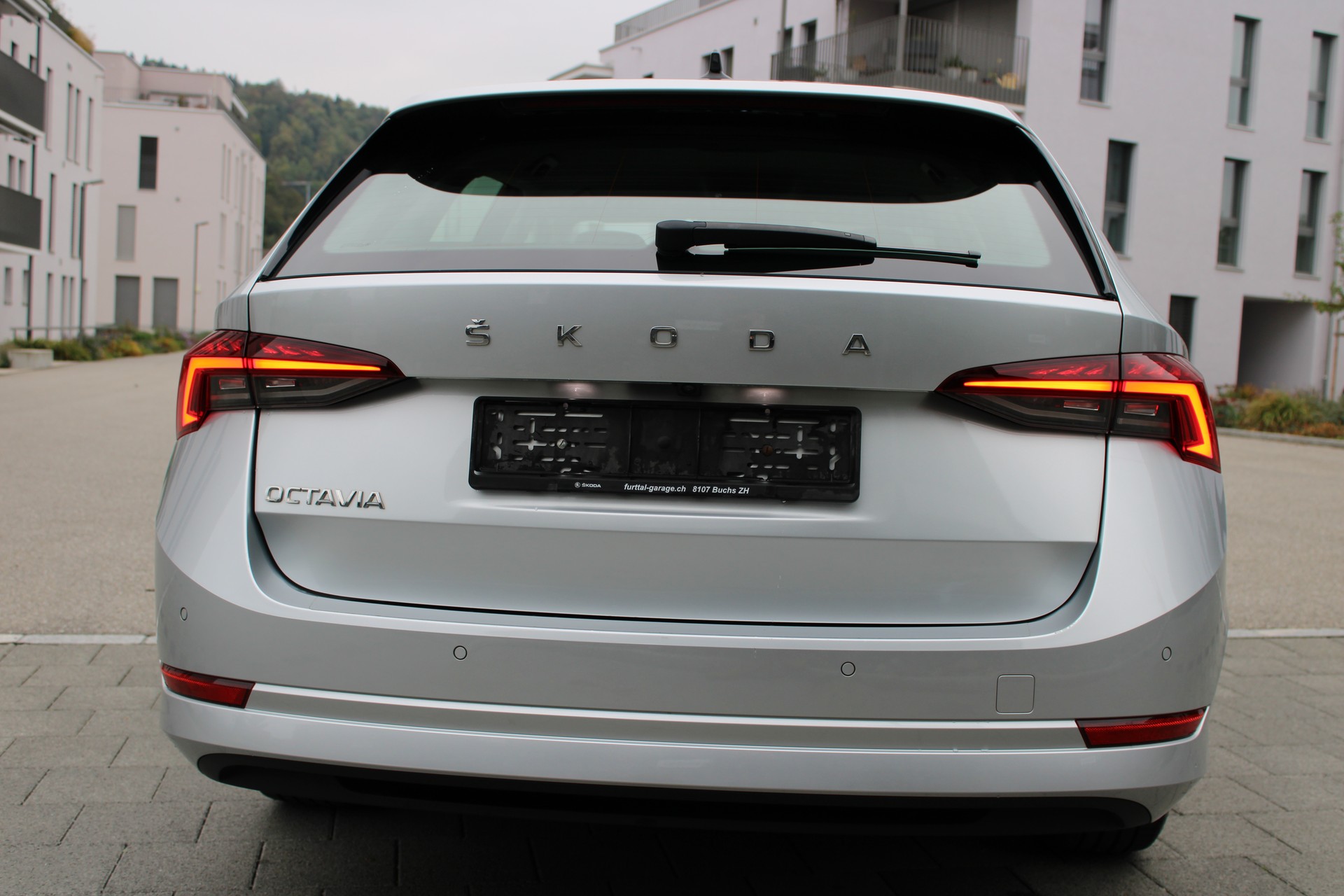 SKODA Octavia Combi 1.5 TSI ACT EVO Style-image-4