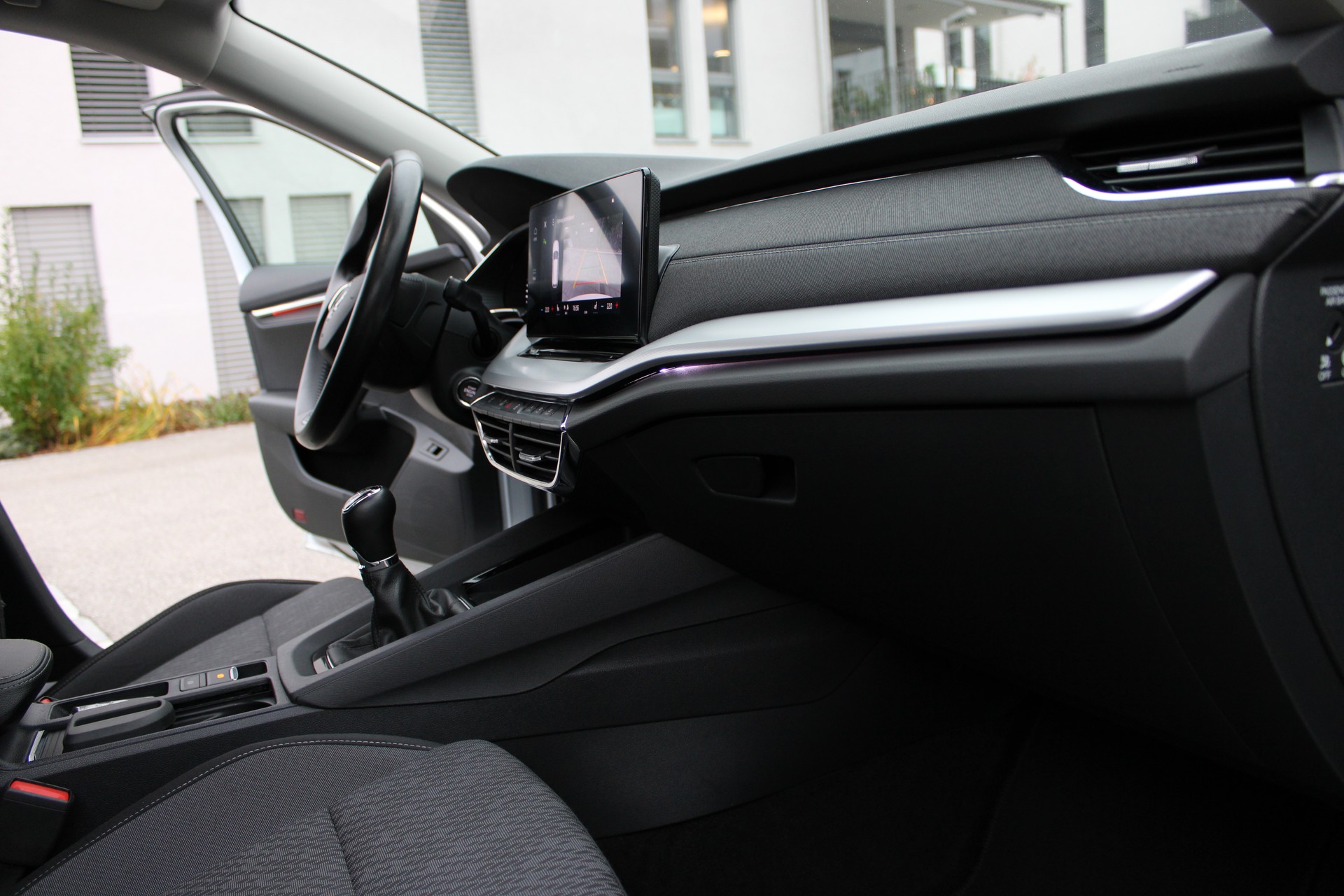 SKODA Octavia Combi 1.5 TSI ACT EVO Style-image-10