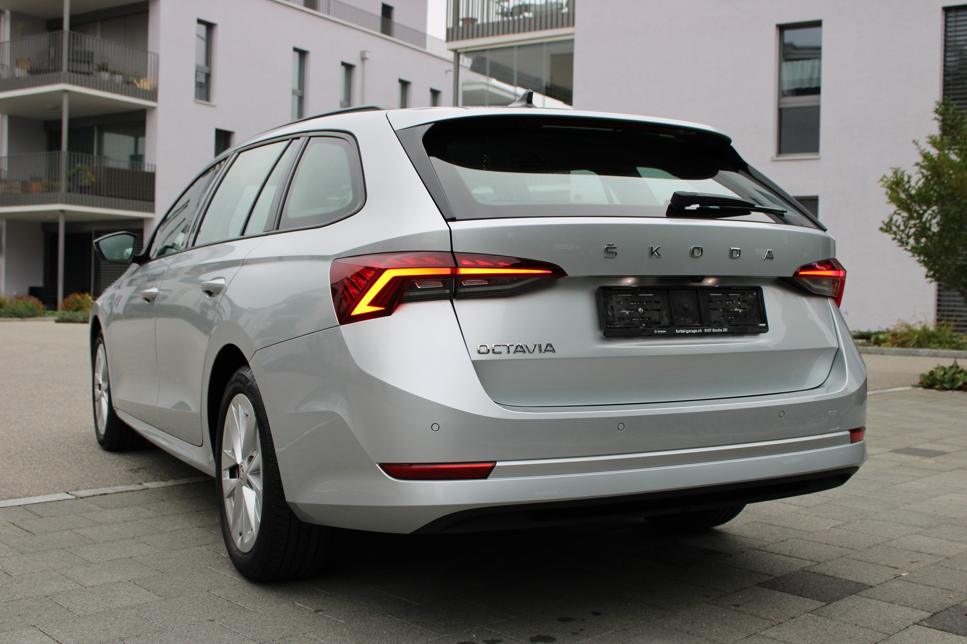 SKODA Octavia Combi 1.5 TSI ACT EVO Style-image-5