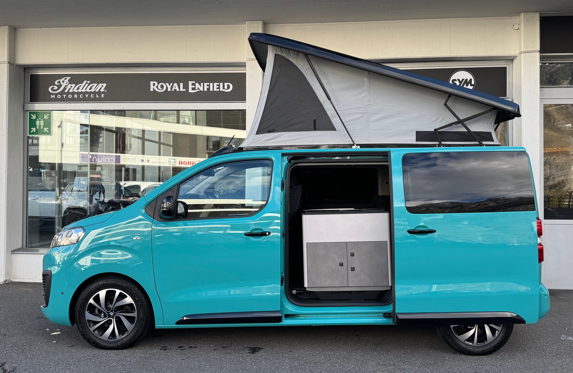 PÖSSL Citroen Campster 2.0 Blue HDI 180 EAT8-image-2