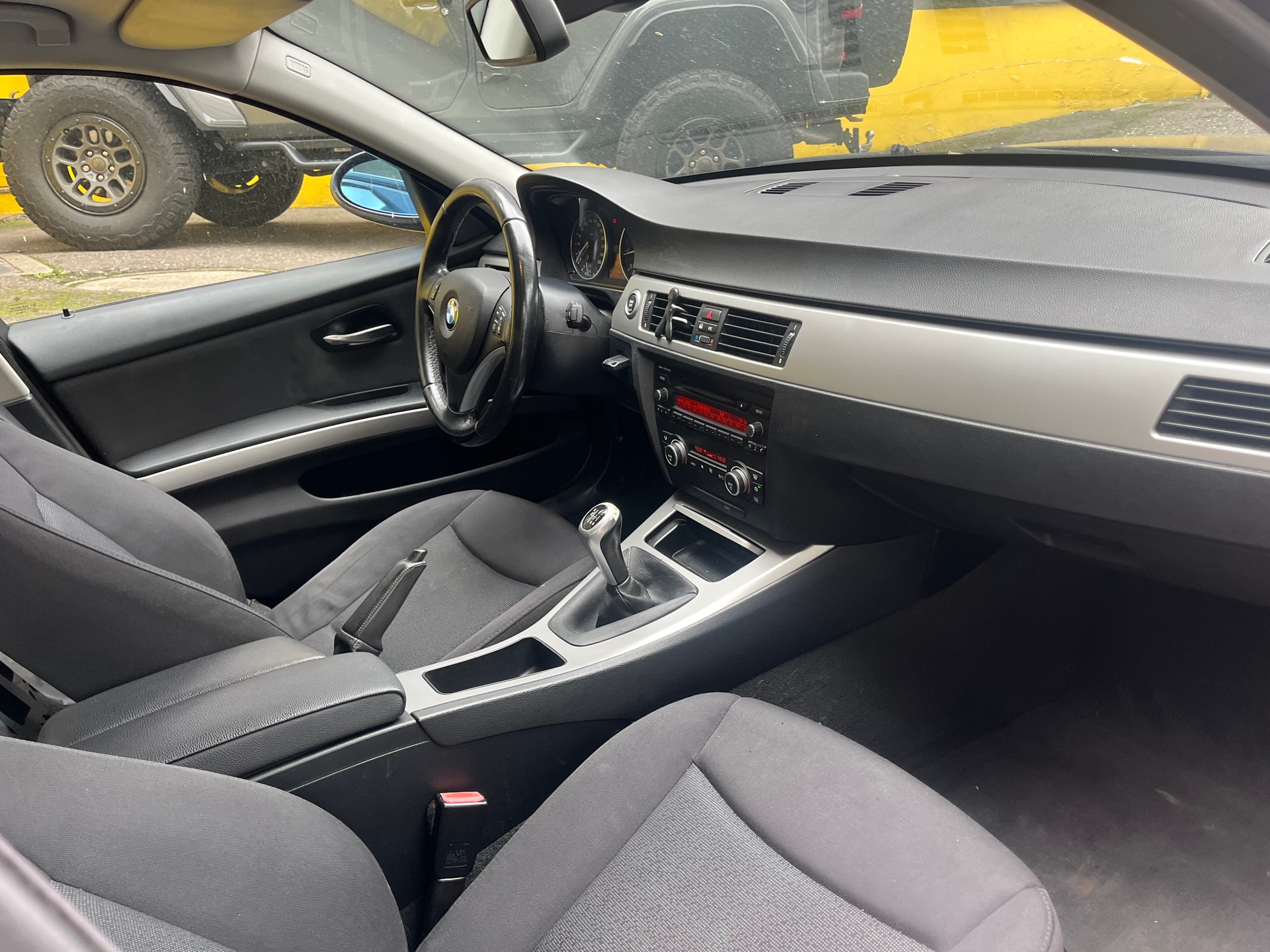 BMW 316i-image-3