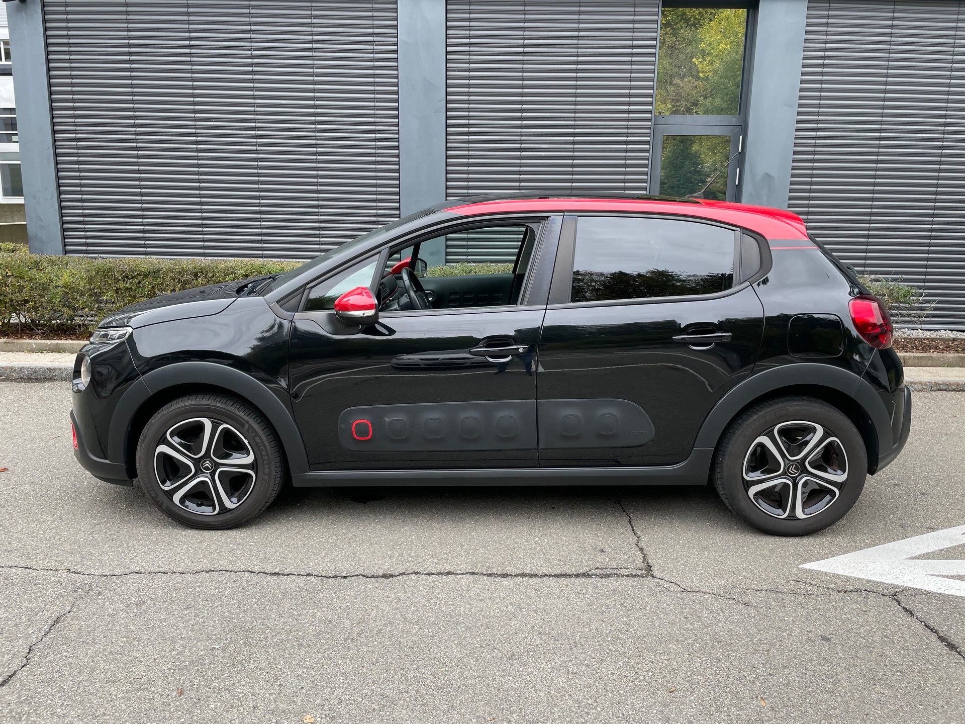 CITROEN C3 1.2i PureTech Feel mit Panoramadach-showroom-element-1