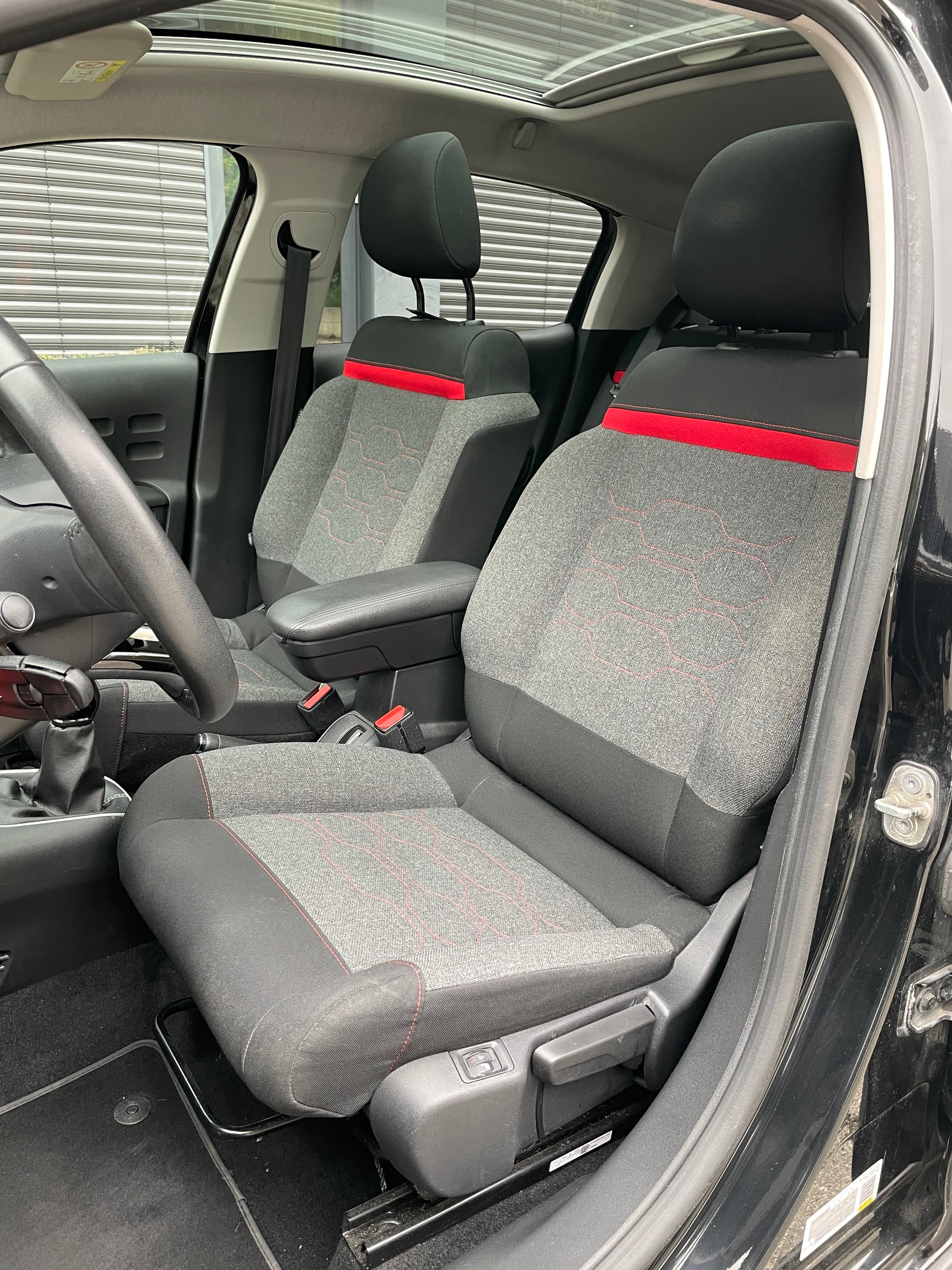 CITROEN C3 1.2i PureTech Feel mit Panoramadach-image-14