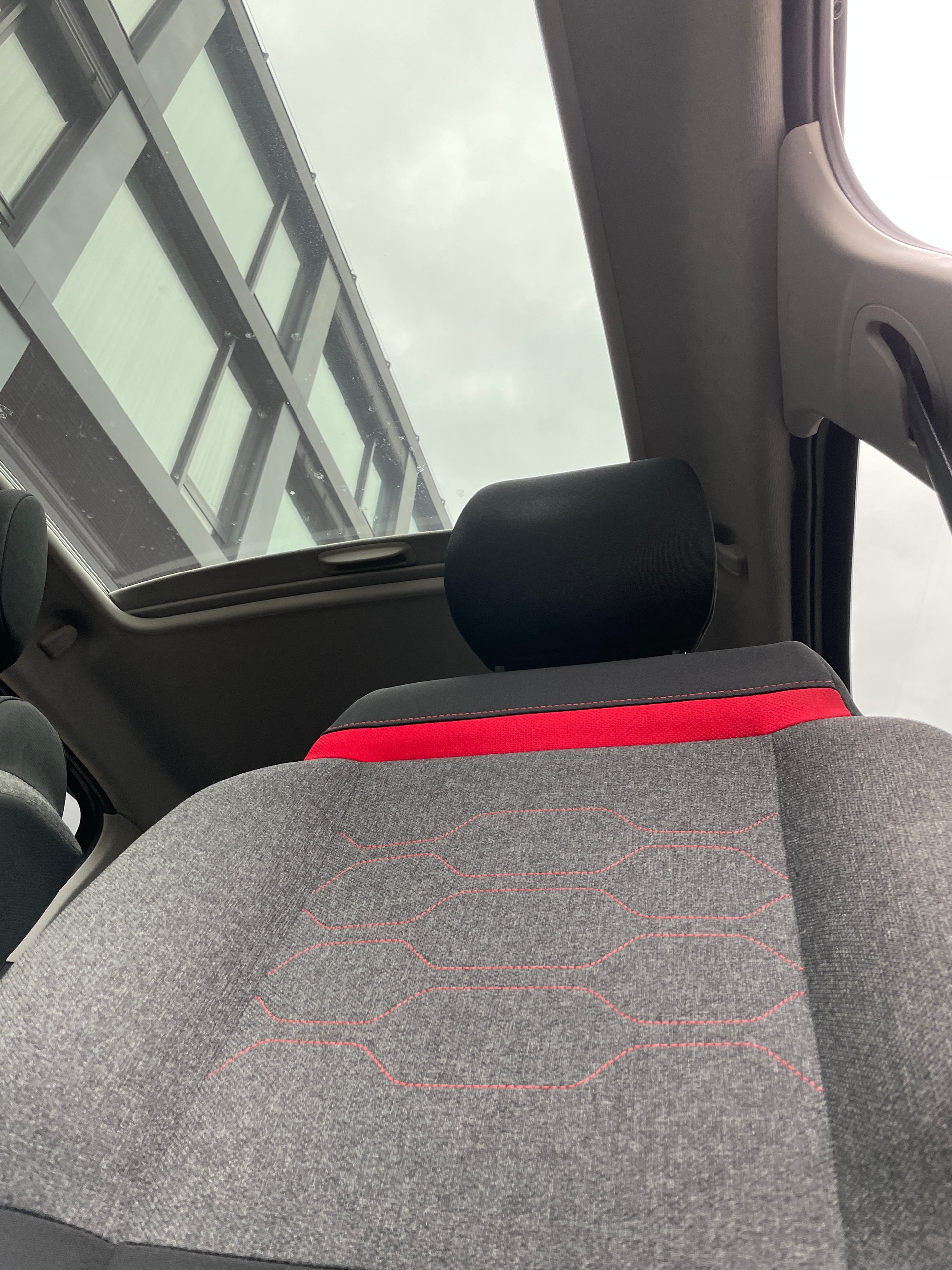 CITROEN C3 1.2i PureTech Feel mit Panoramadach-image-10