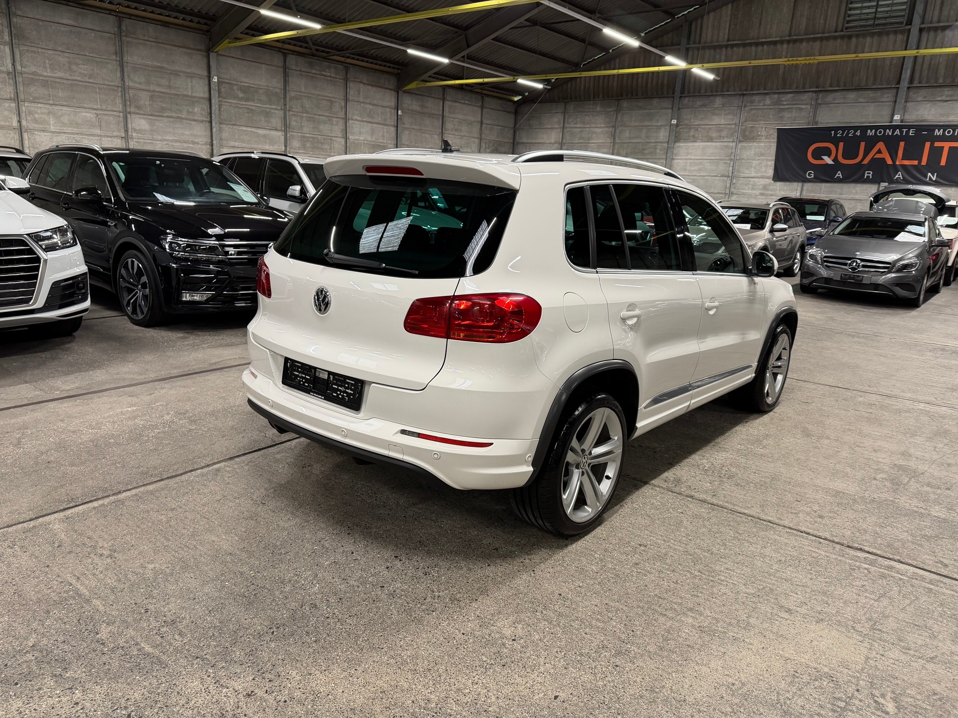 VW Tiguan 2.0 TDI BMT R-LINE 4Motion DSG-image-7