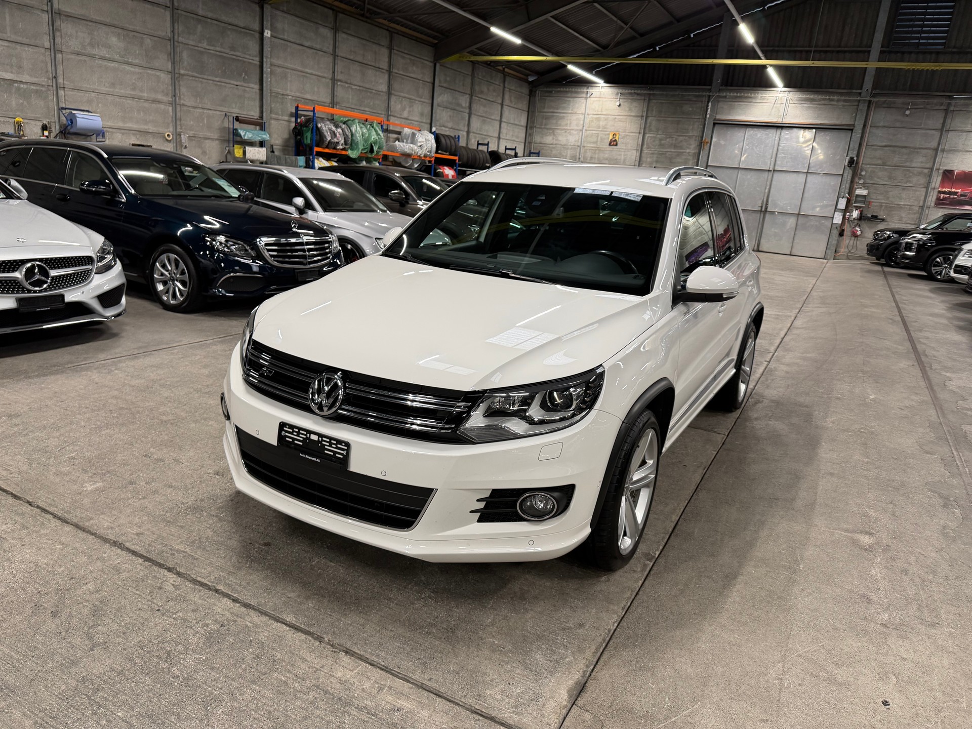 VW Tiguan 2.0 TDI BMT R-LINE 4Motion DSG-image-12