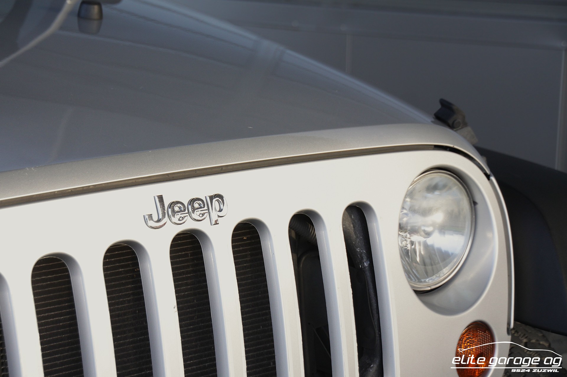 JEEP Wrangler 3.8 Sport-image-11