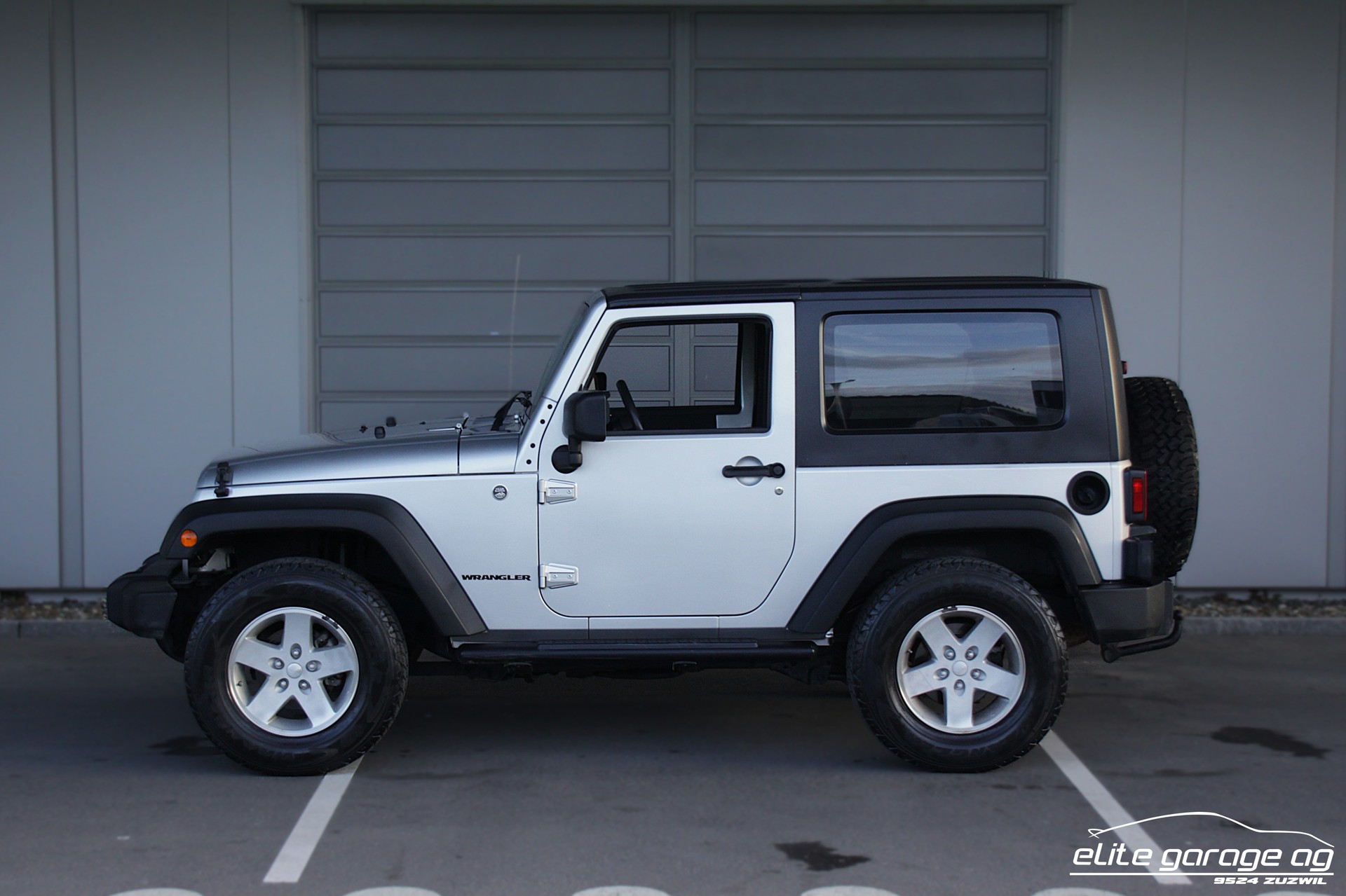 JEEP Wrangler 3.8 Sport-image-1