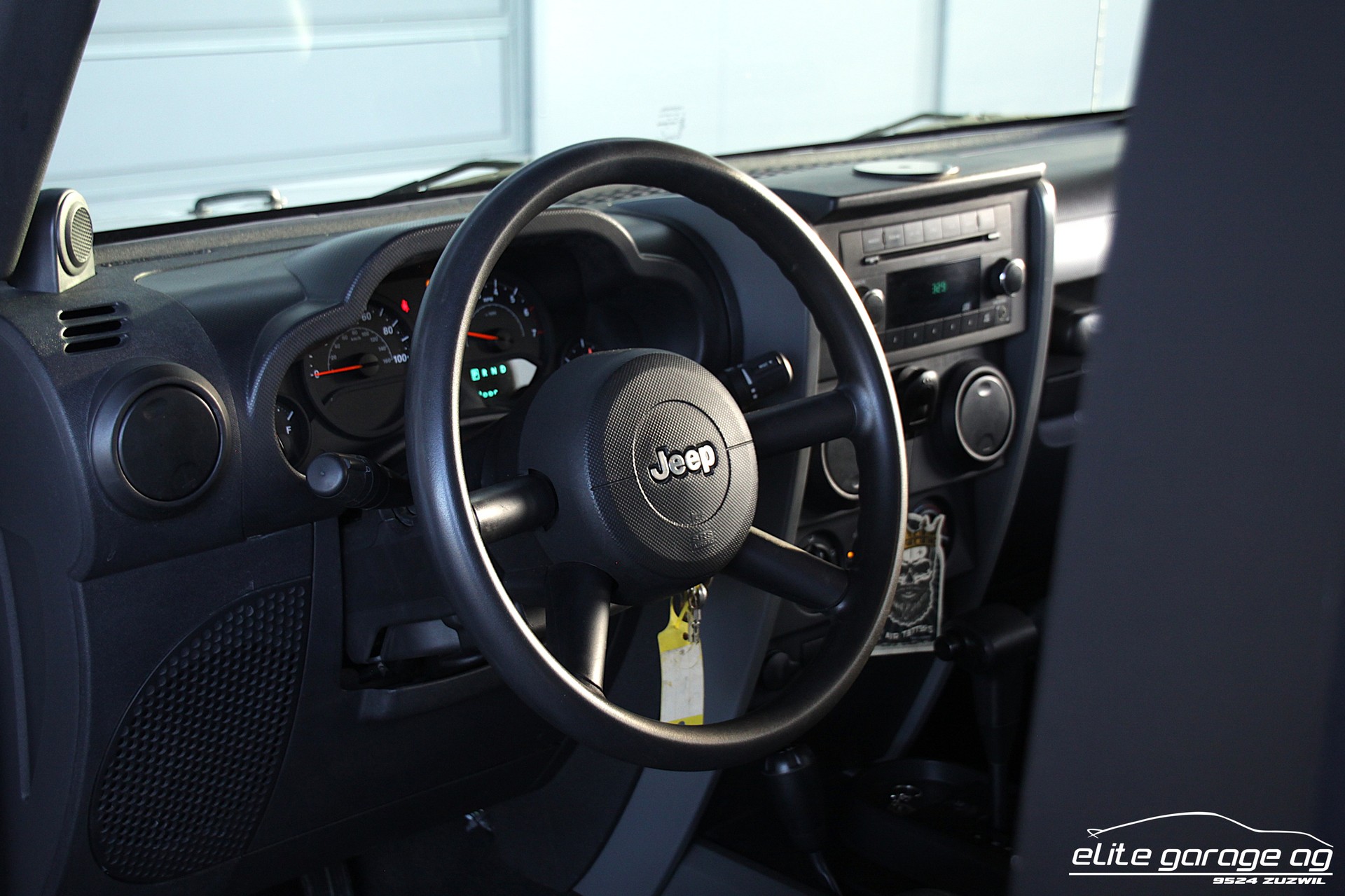 JEEP Wrangler 3.8 Sport-image-14