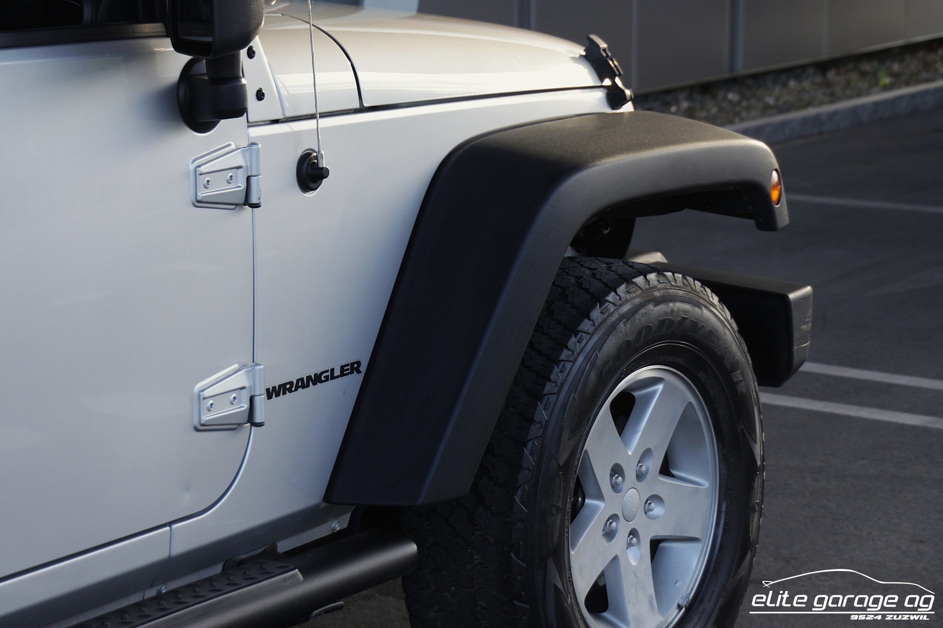 JEEP Wrangler 3.8 Sport-image-10
