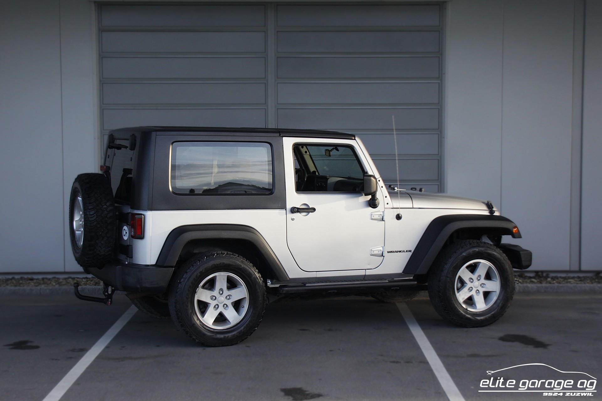 JEEP Wrangler 3.8 Sport-image-4