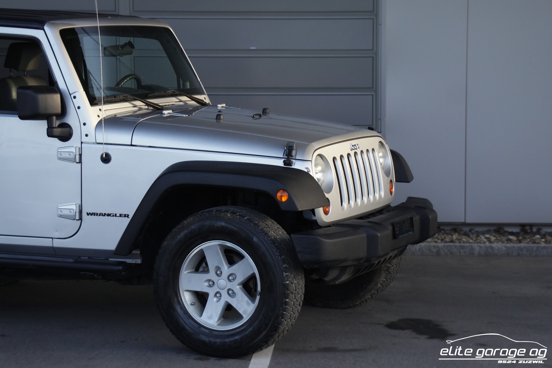 JEEP Wrangler 3.8 Sport-image-8