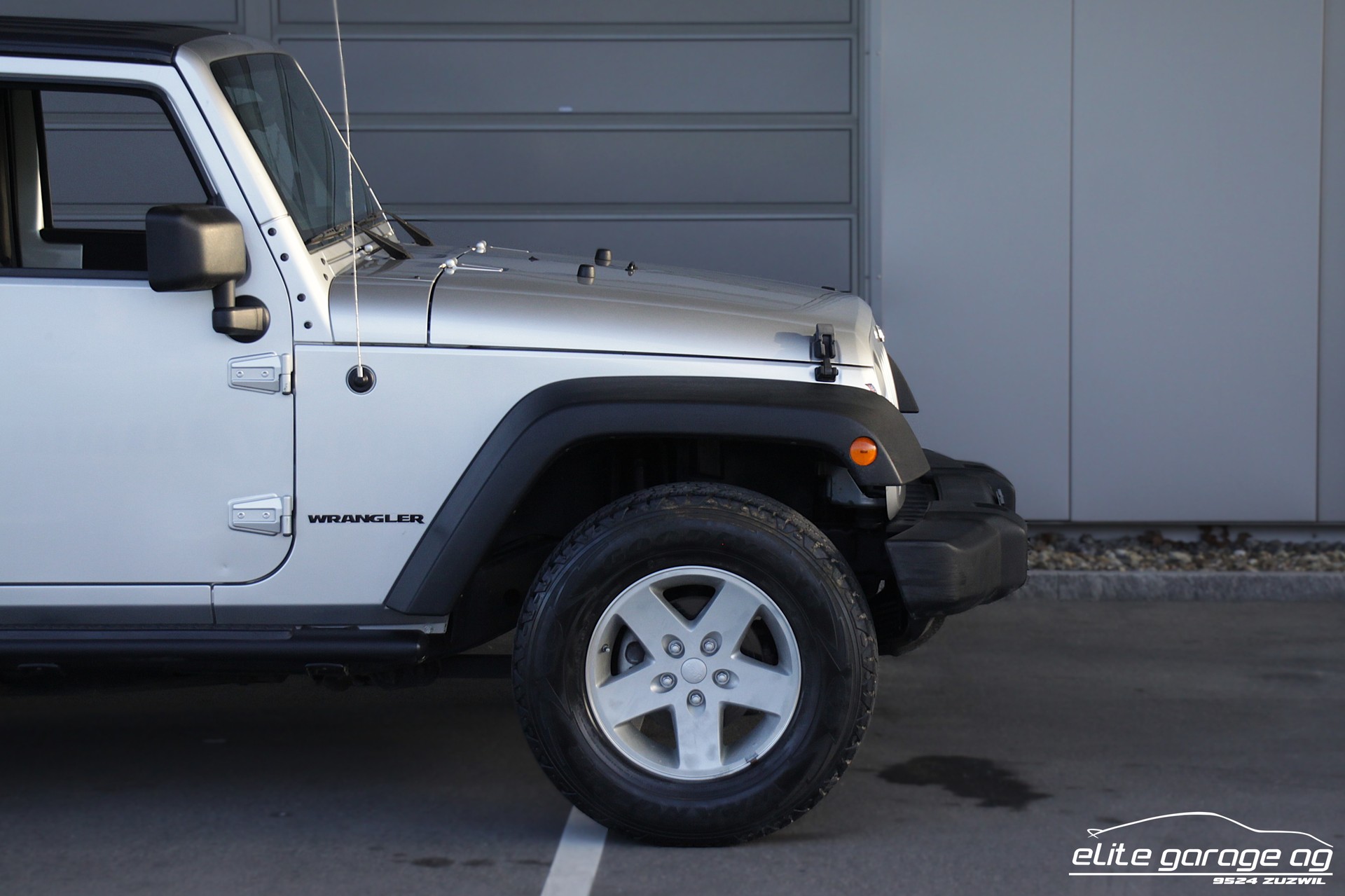 JEEP Wrangler 3.8 Sport-image-9