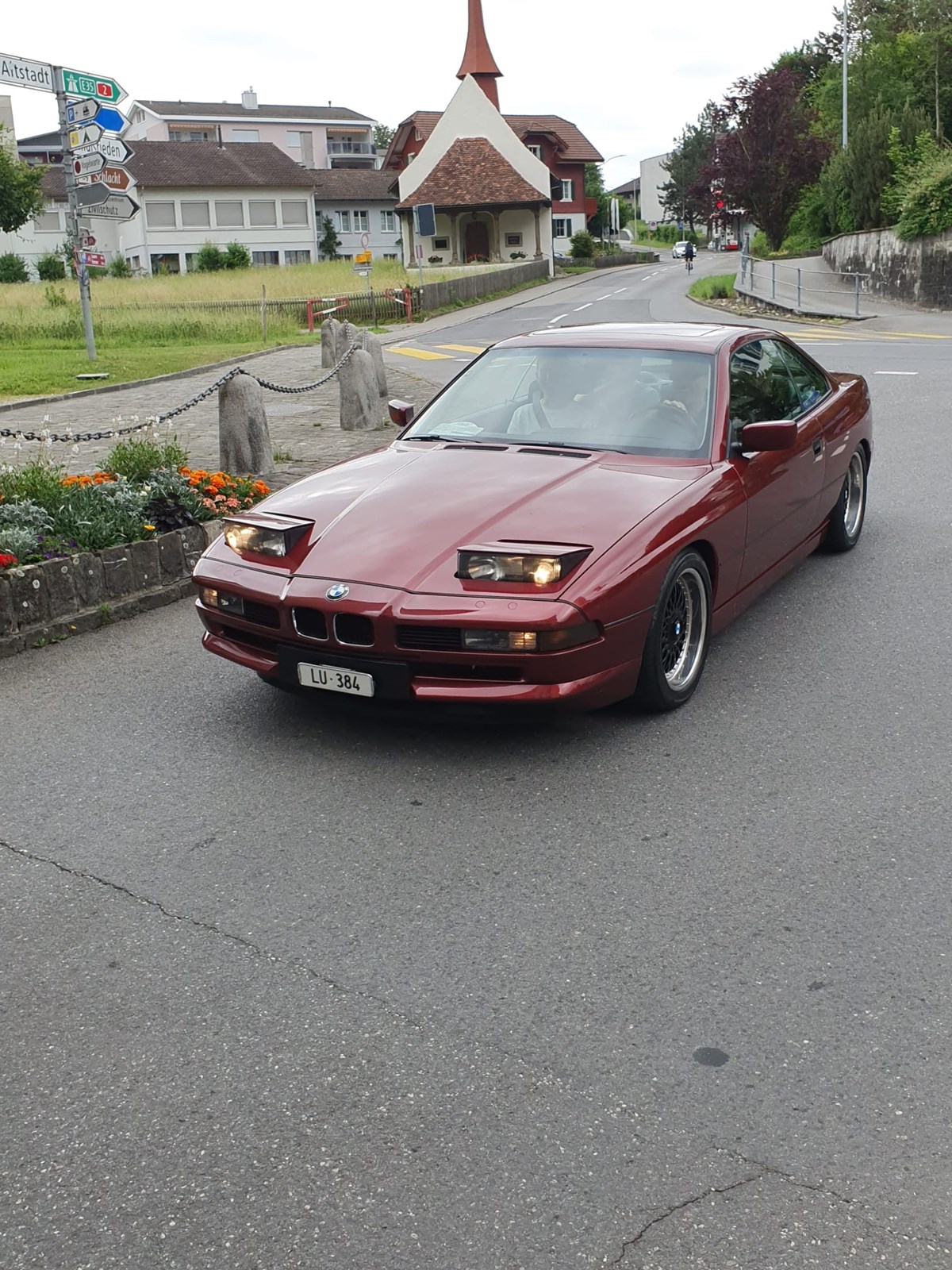 BMW 850i A-image-2