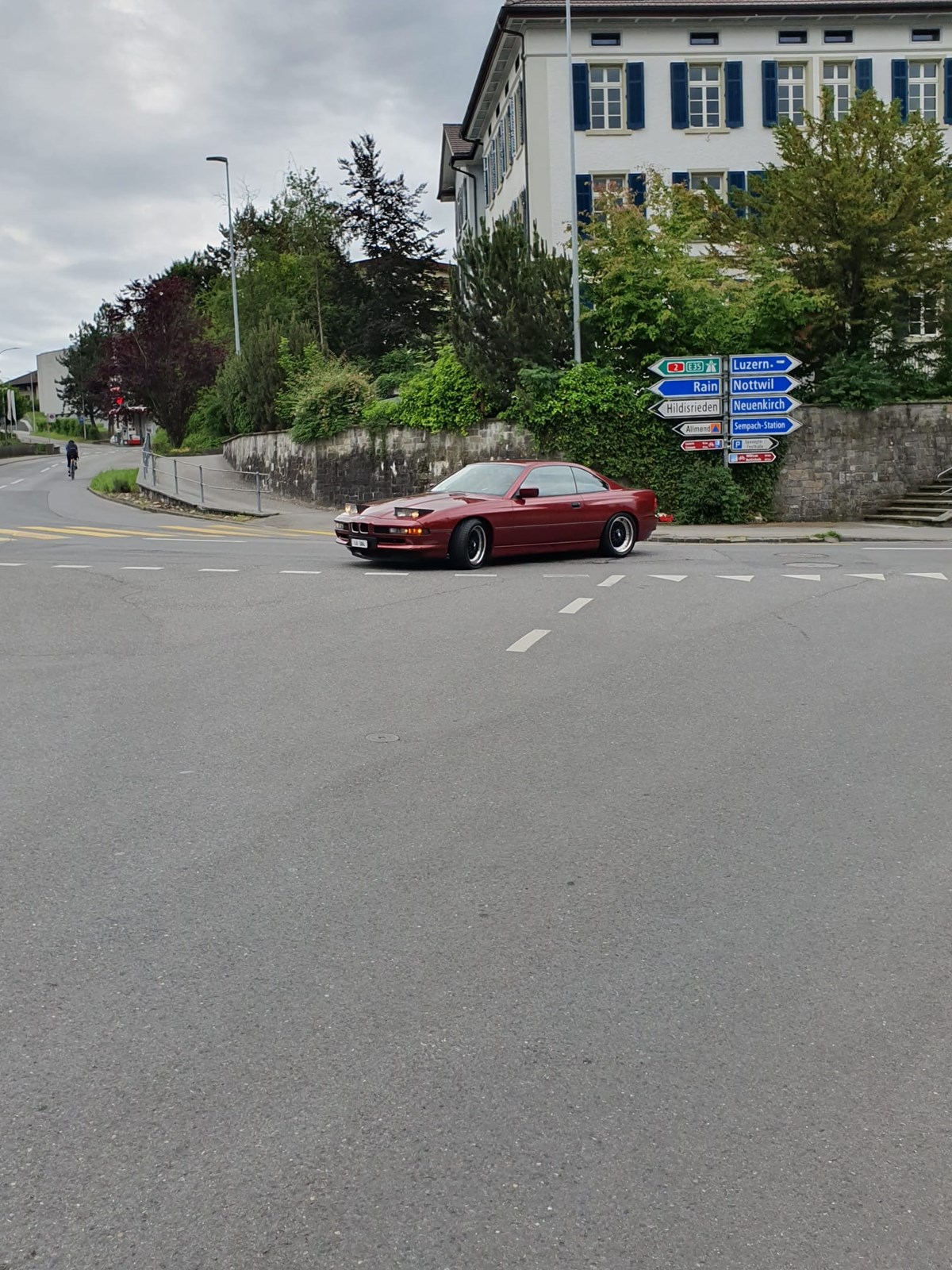 BMW 850i A-image-3