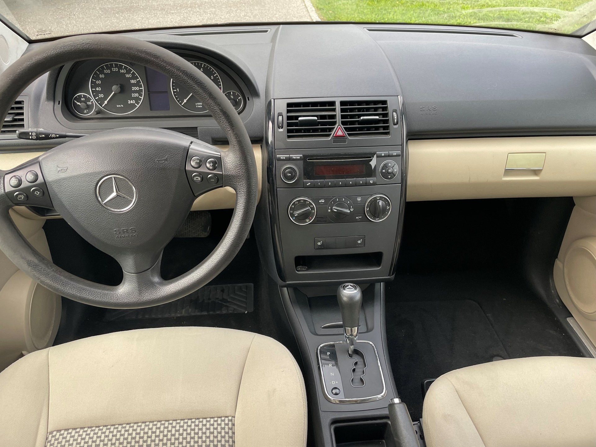 MERCEDES-BENZ A 170 Avantgarde-image-10