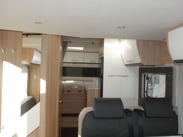 SUNLIGHT T67 (Citroen Jumper 140PS)-image-13
