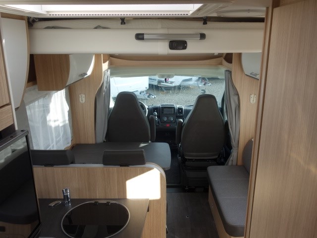 SUNLIGHT T67 (Citroen Jumper 140PS)-image-14