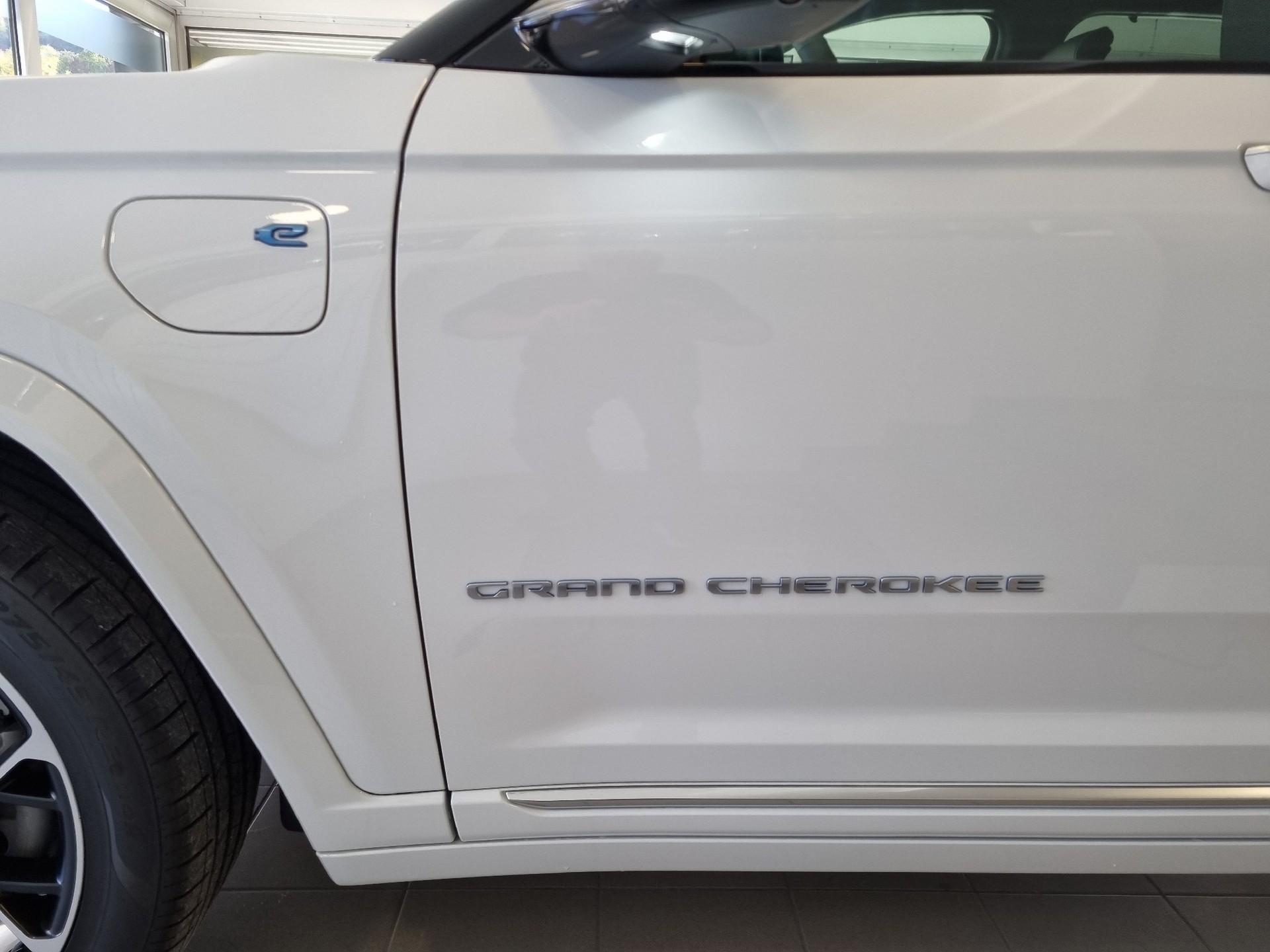 JEEP Grand Cherokee 2.0 Plug-in-Hybrid Summit Reserve 4xe-image-4