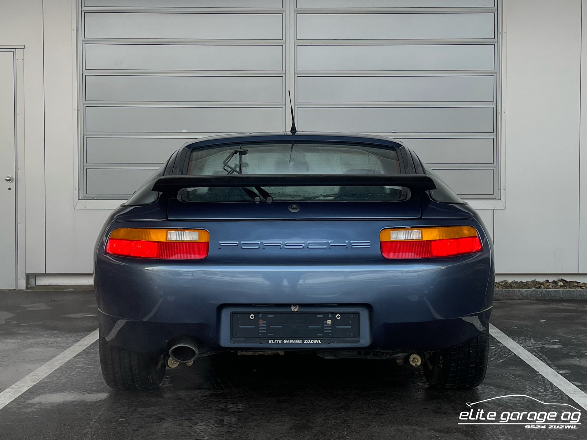 PORSCHE 928 S4-image-3